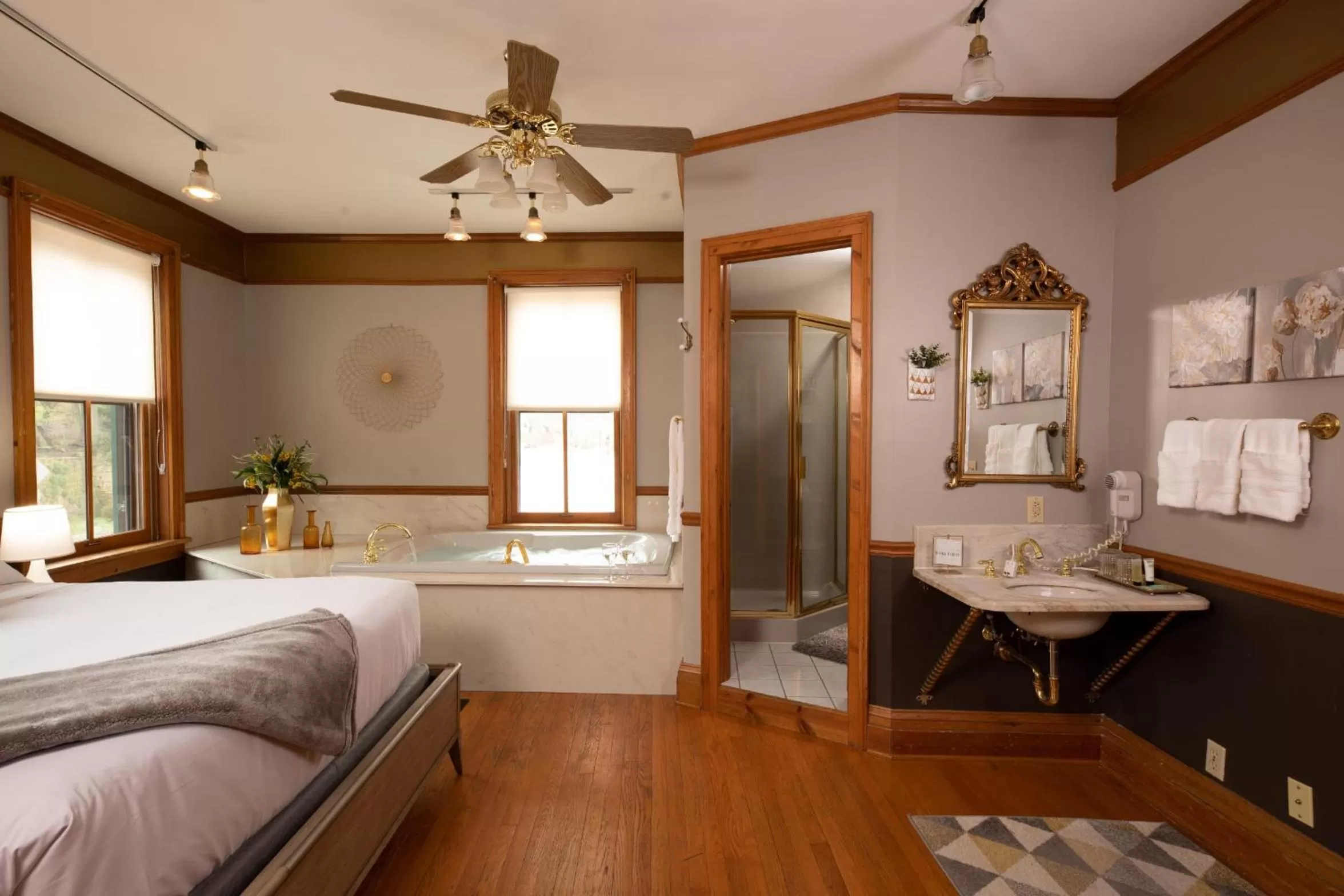 Bed in Riverboat Suites