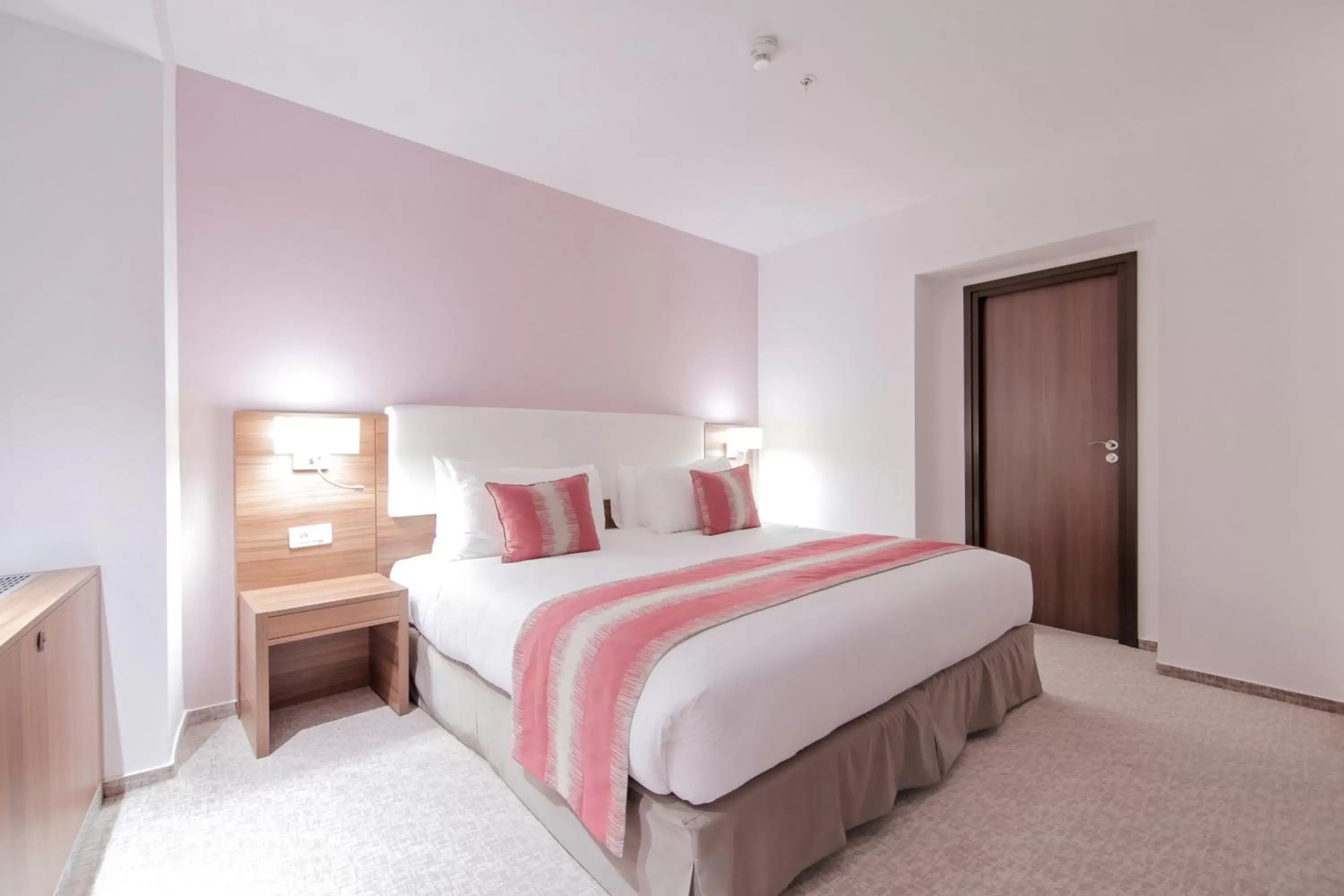 Bed in Ramada Plaza Craiova