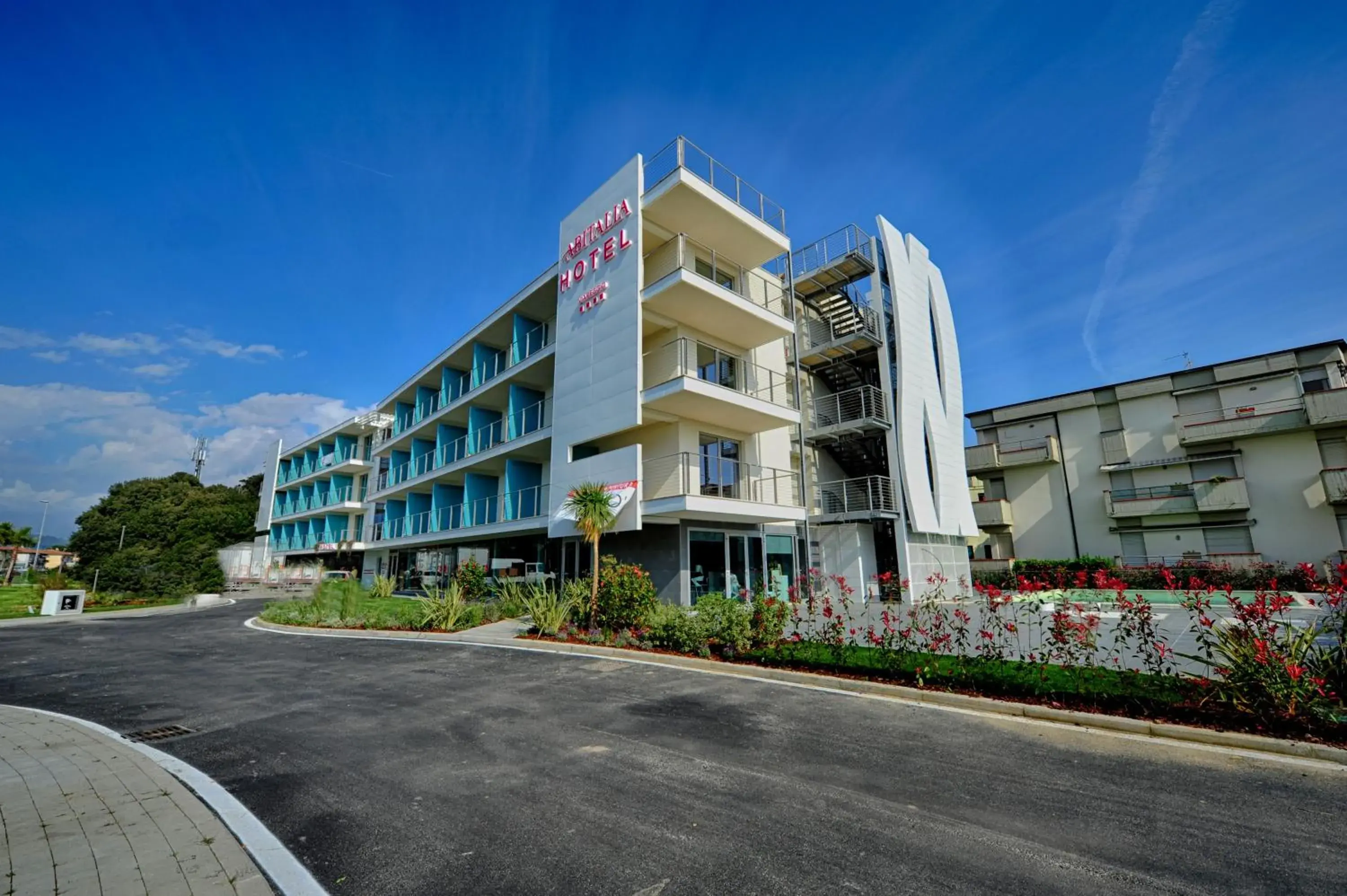 Facade/entrance, Property Building in Hotel Viareggio