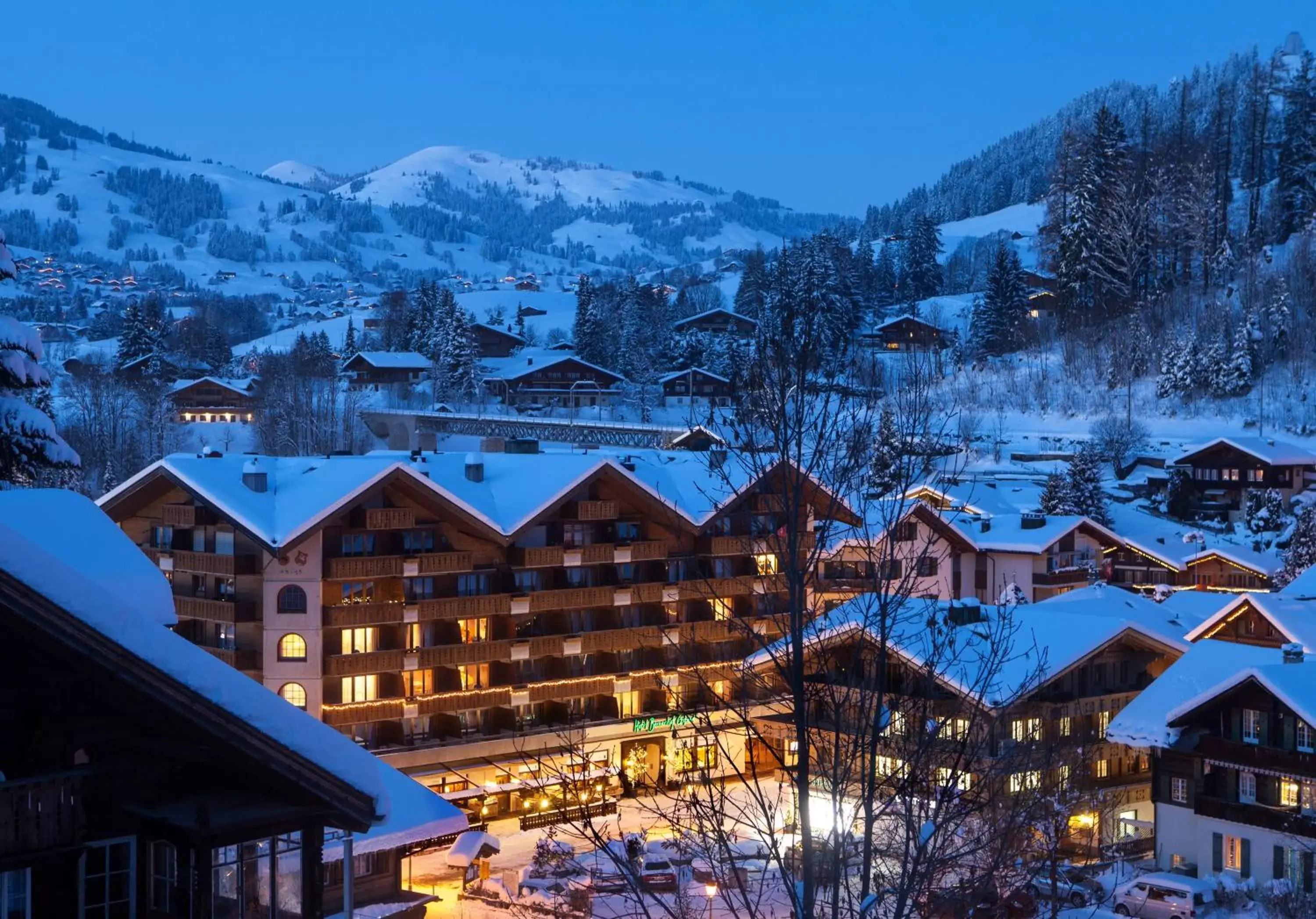 Facade/entrance, Winter in Bernerhof Swiss Quality Hotel Gstaad