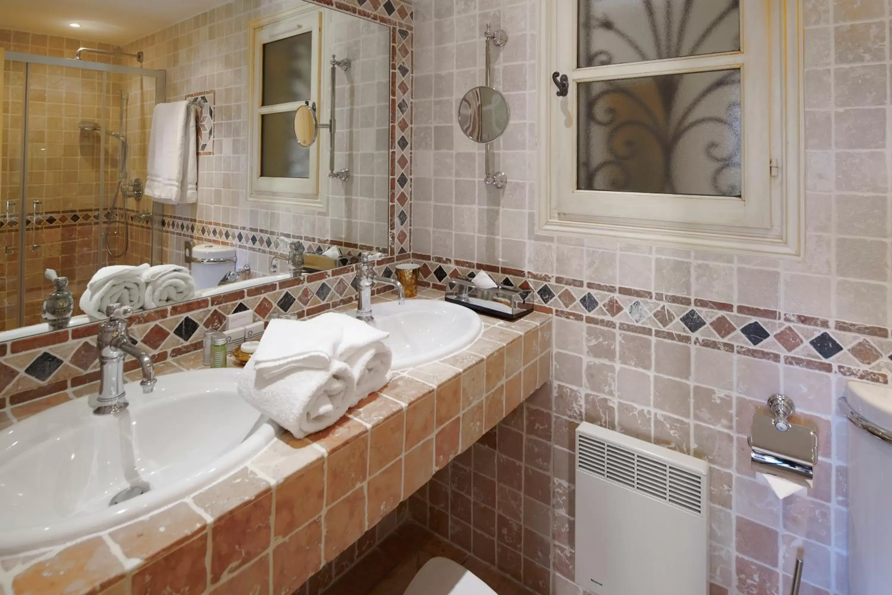 Bathroom in Hôtel La Grande Bastide