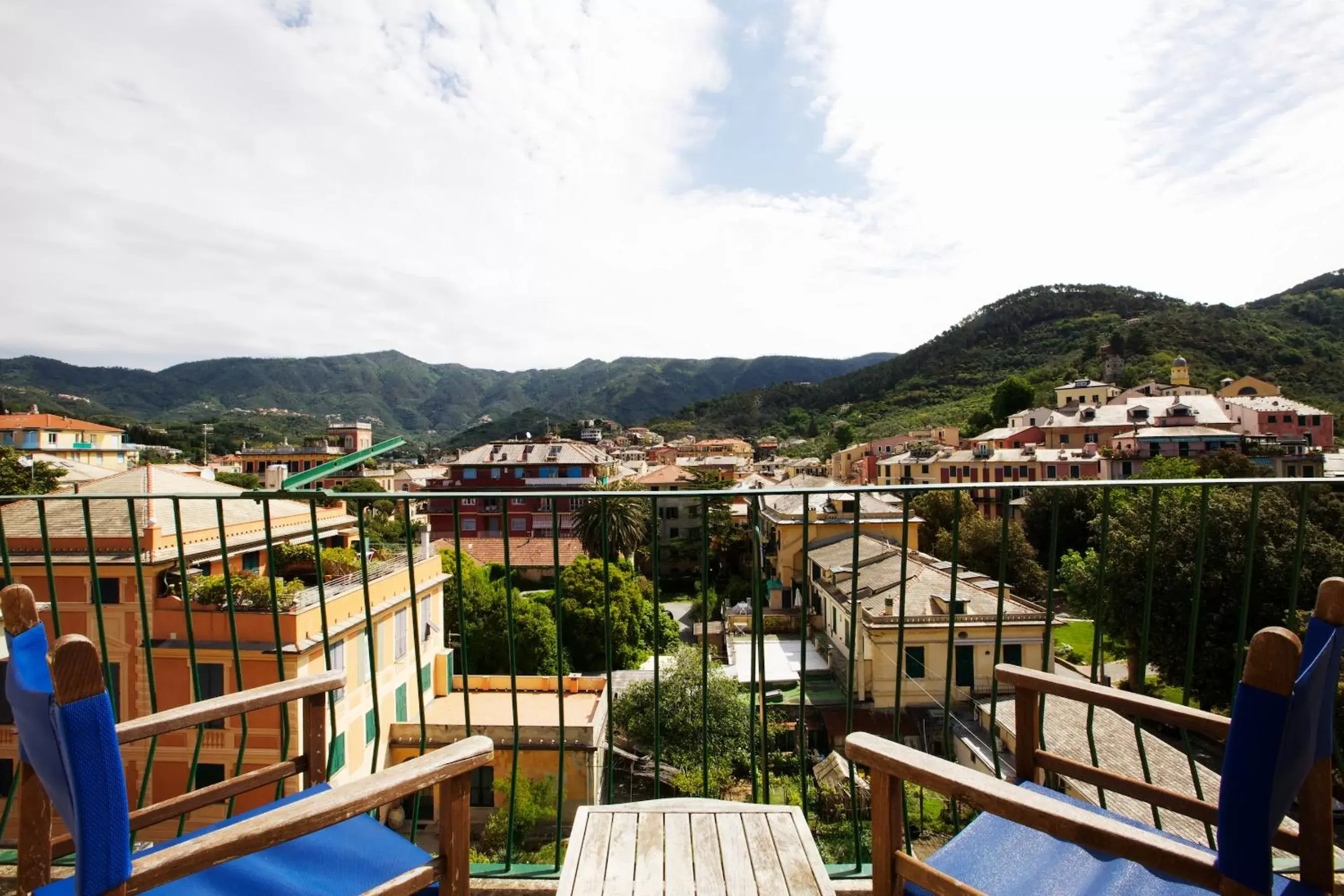 Balcony/Terrace, Mountain View in Hotel Garden