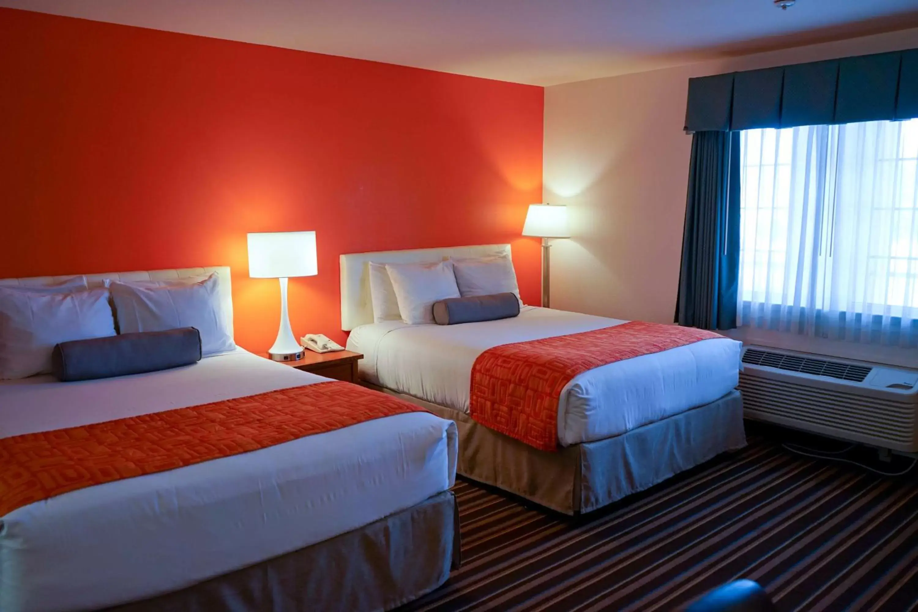 Photo of the whole room, Bed in Howard Johnson by Wyndham Salinas Photo of the whole room, Bed in Howard Johnson by Wyndham Salinas