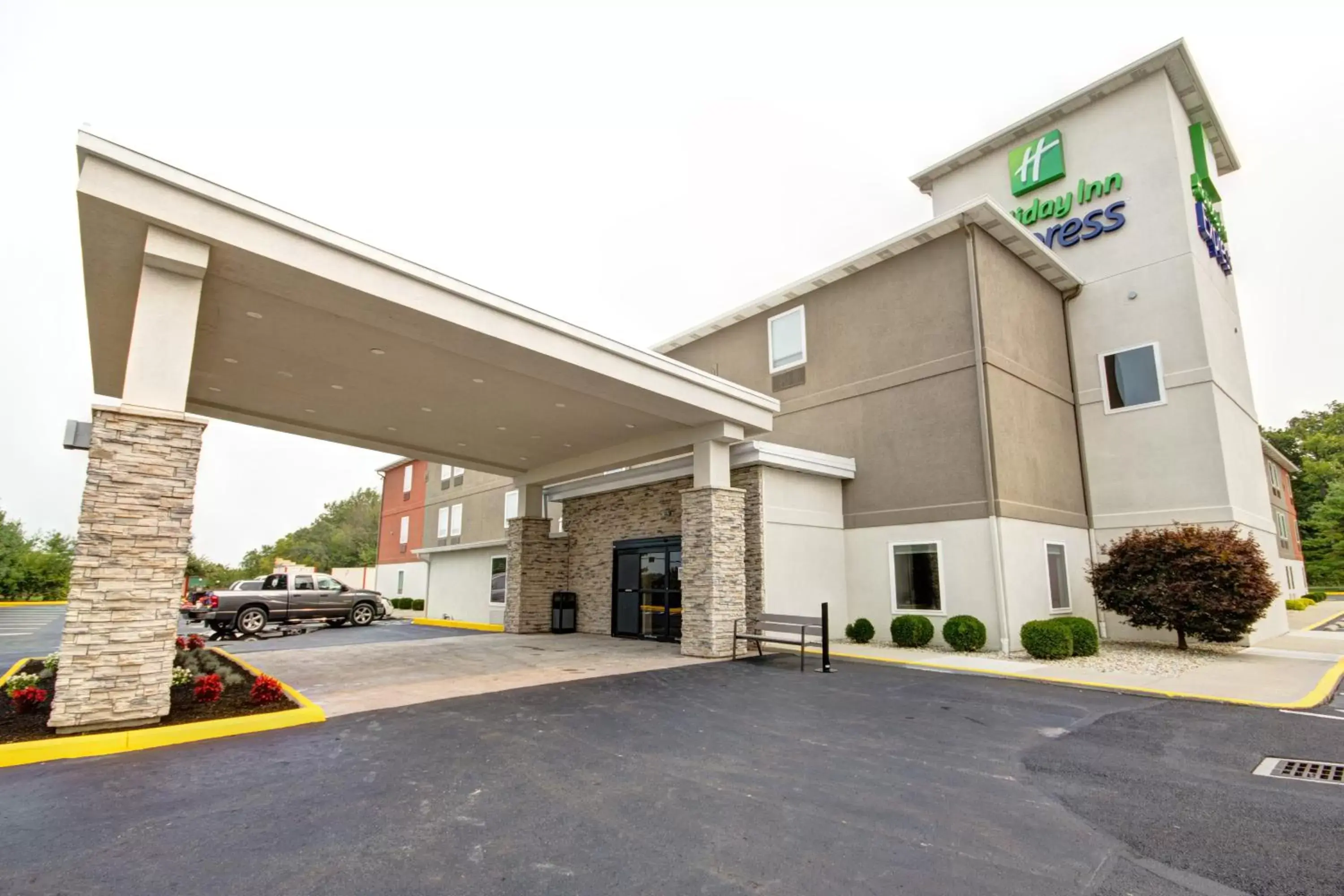 Property Building in Holiday Inn Express Columbus South - Obetz, an IHG Hotel