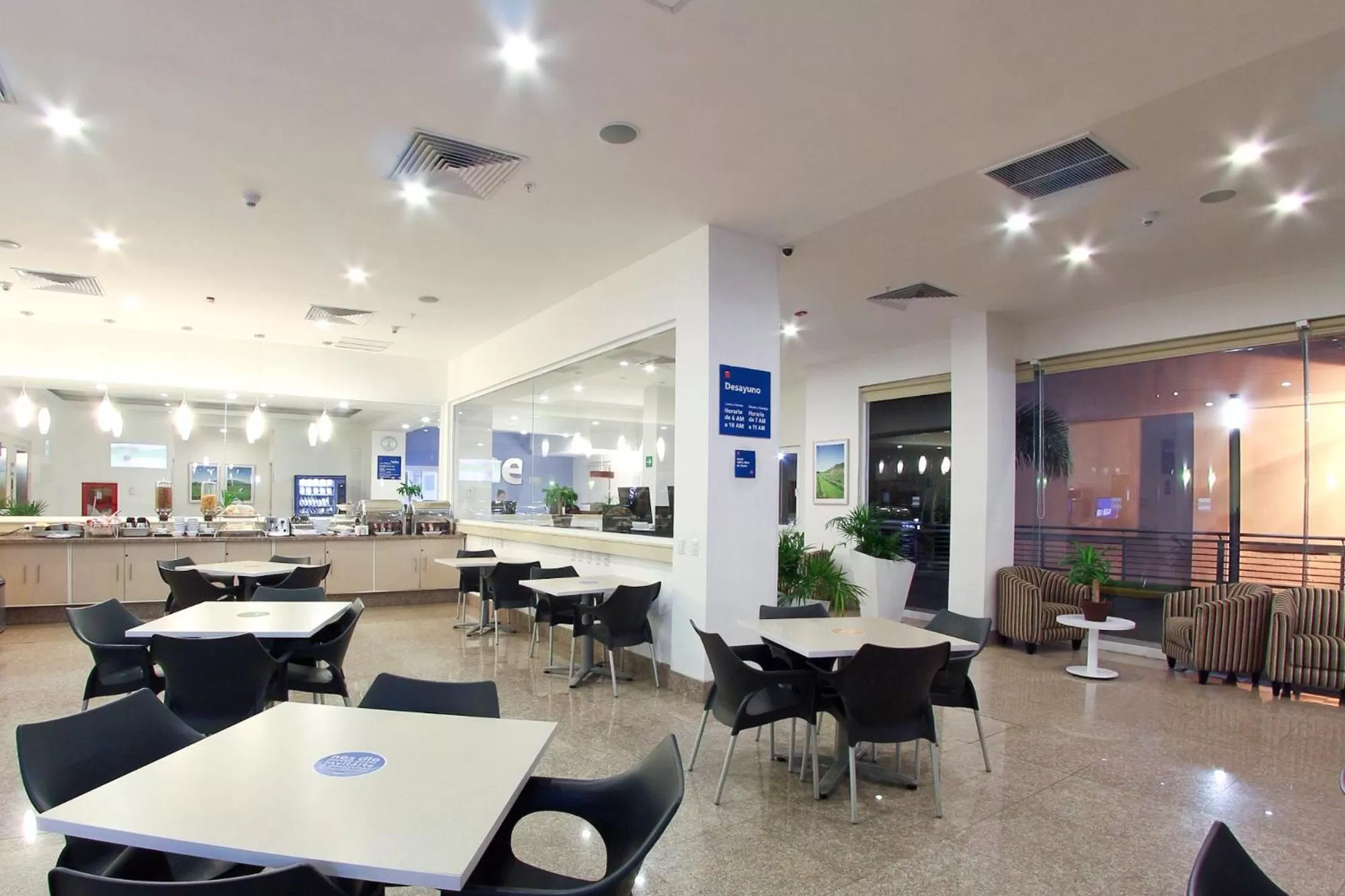 Restaurant/places to eat in One Guadalajara Periferico Norte