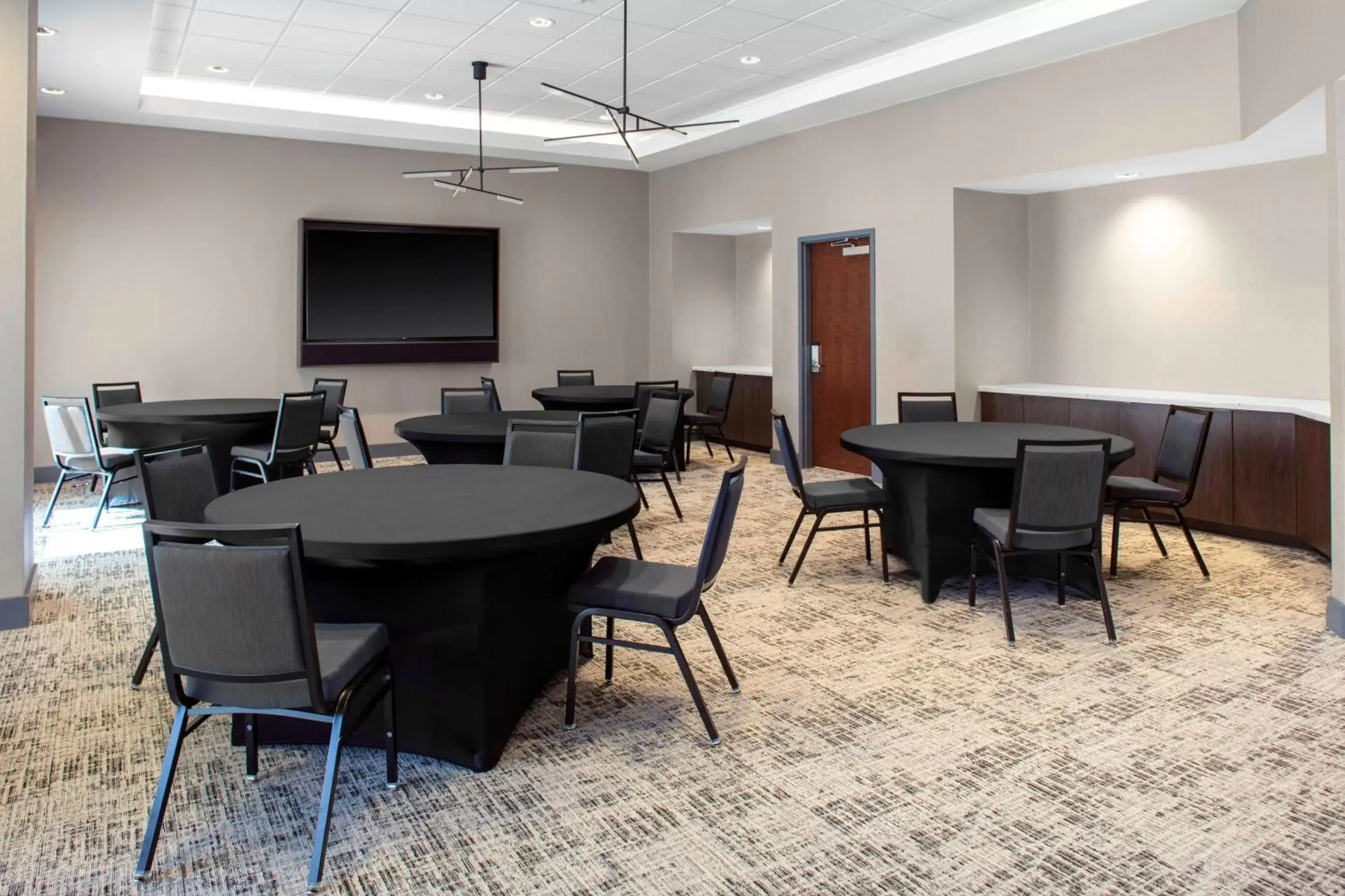 Meeting/conference room in Hyatt House Charlotte Rea Farms