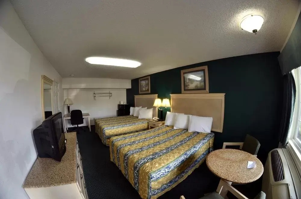 Photo of the whole room, Bed in Empire Inn & Suites Absecon/Atlantic City