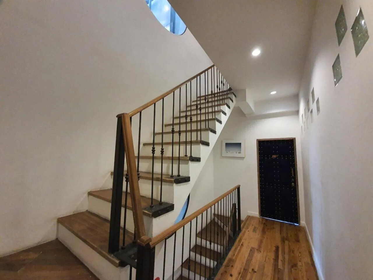 Inner courtyard view in Hotel Yayee