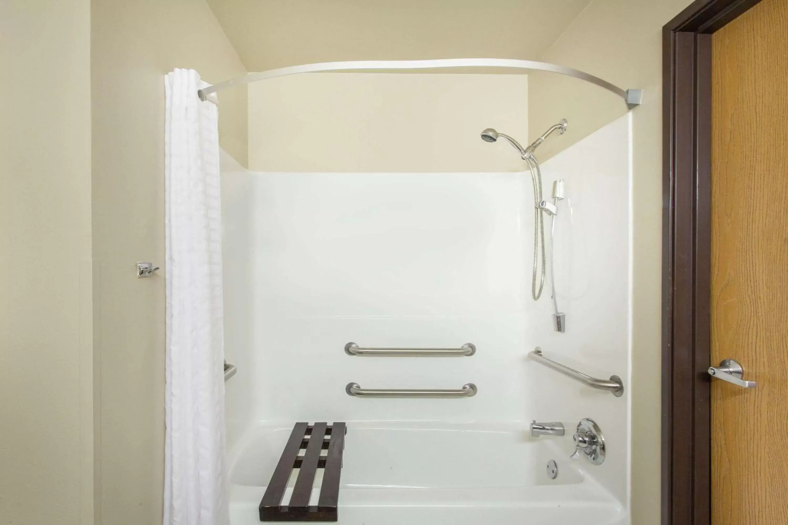 Bathroom in Super 8 by Wyndham Richlands/Claypool Hill Area