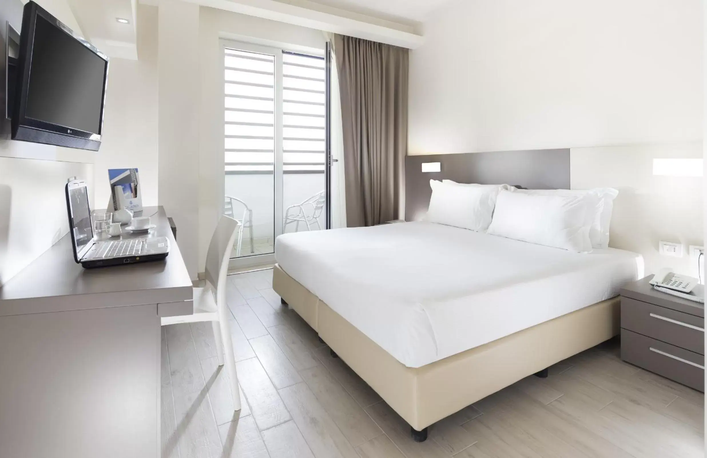 Photo of the whole room, Bed in Hotel Cube Photo of the whole room, Bed in Hotel Cube