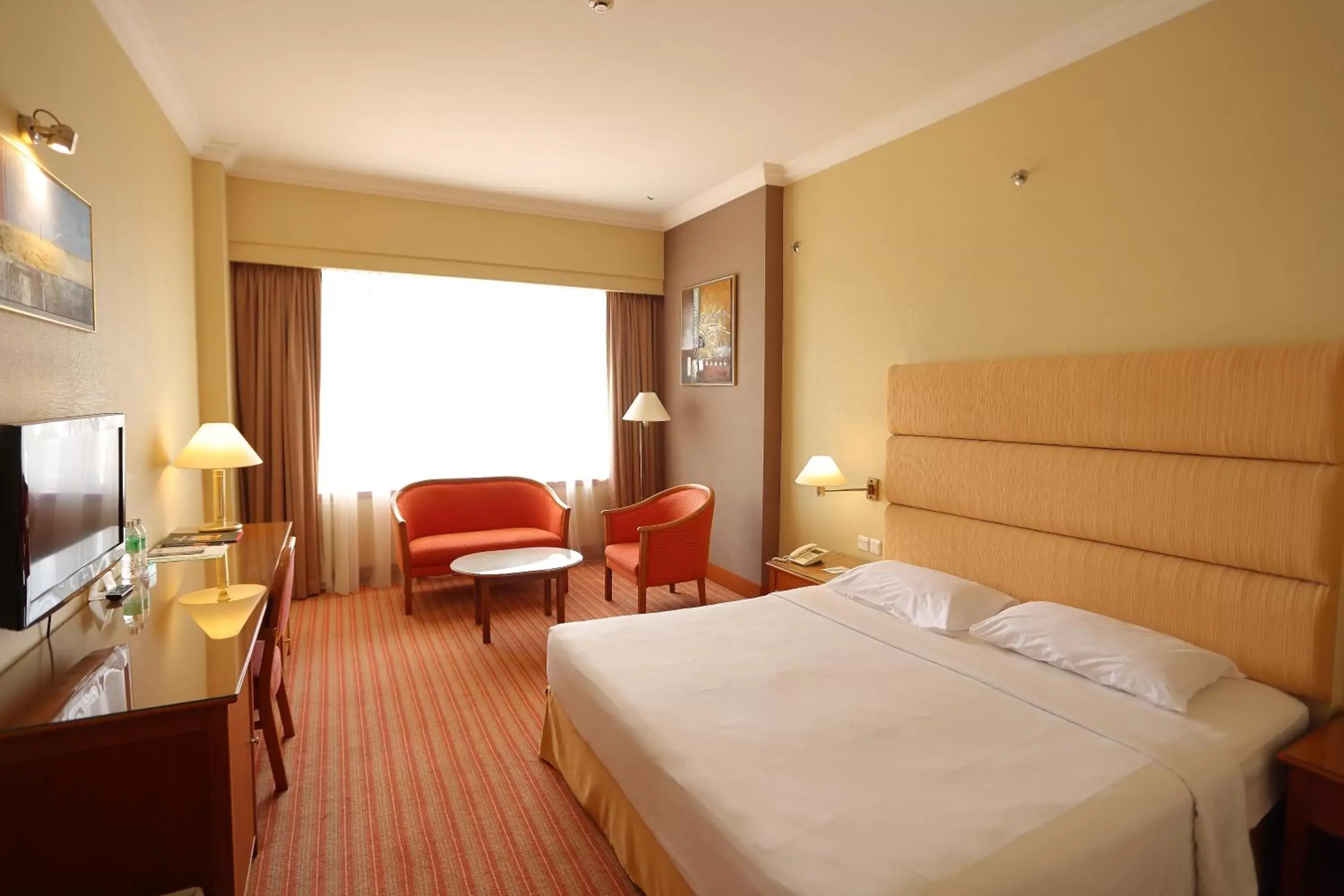 Bed in Dynasty Hotel Miri