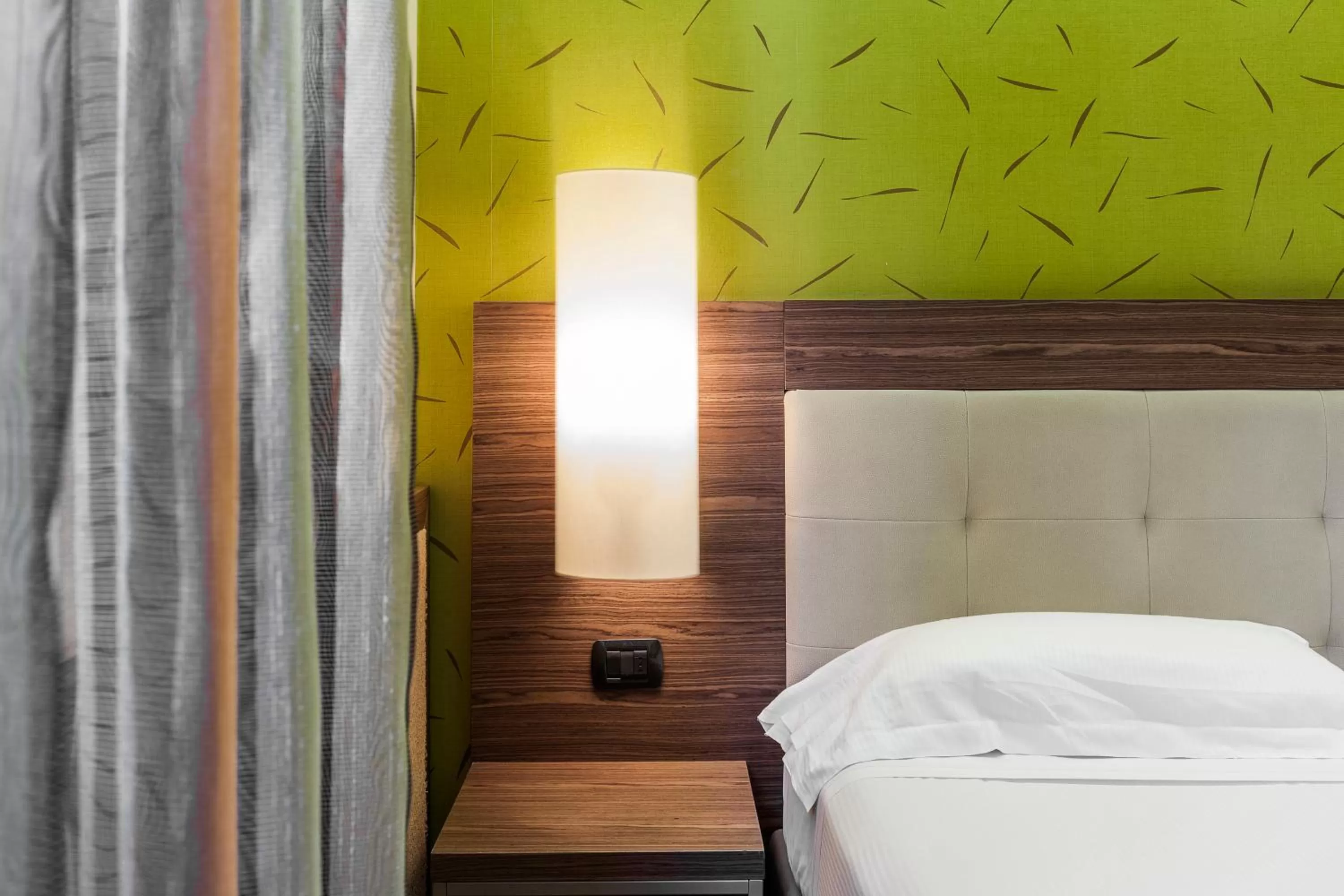 Bed in Hotel Des Etrangers