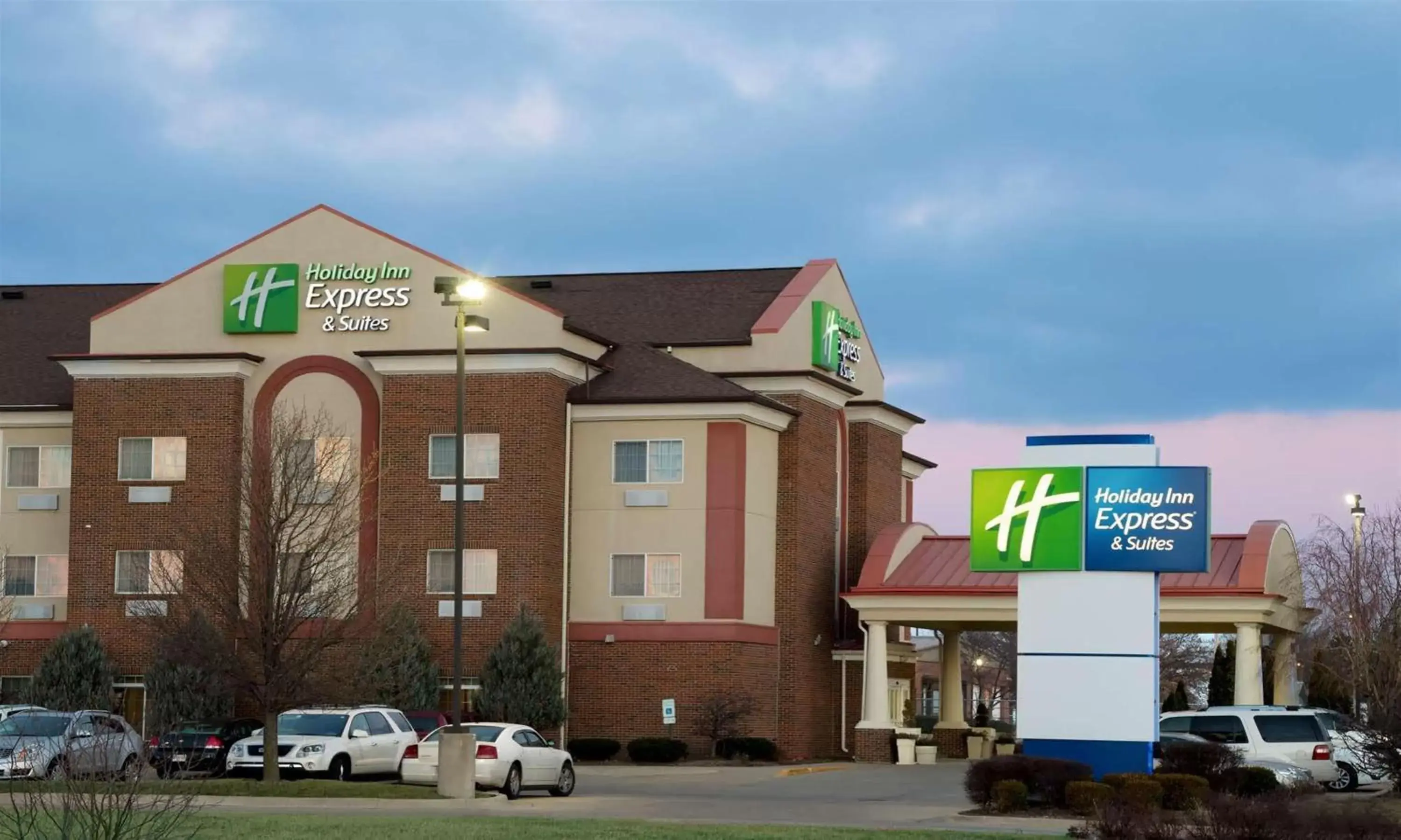 Property Building in Holiday Inn Express & Suites Danville, an IHG Hotel
