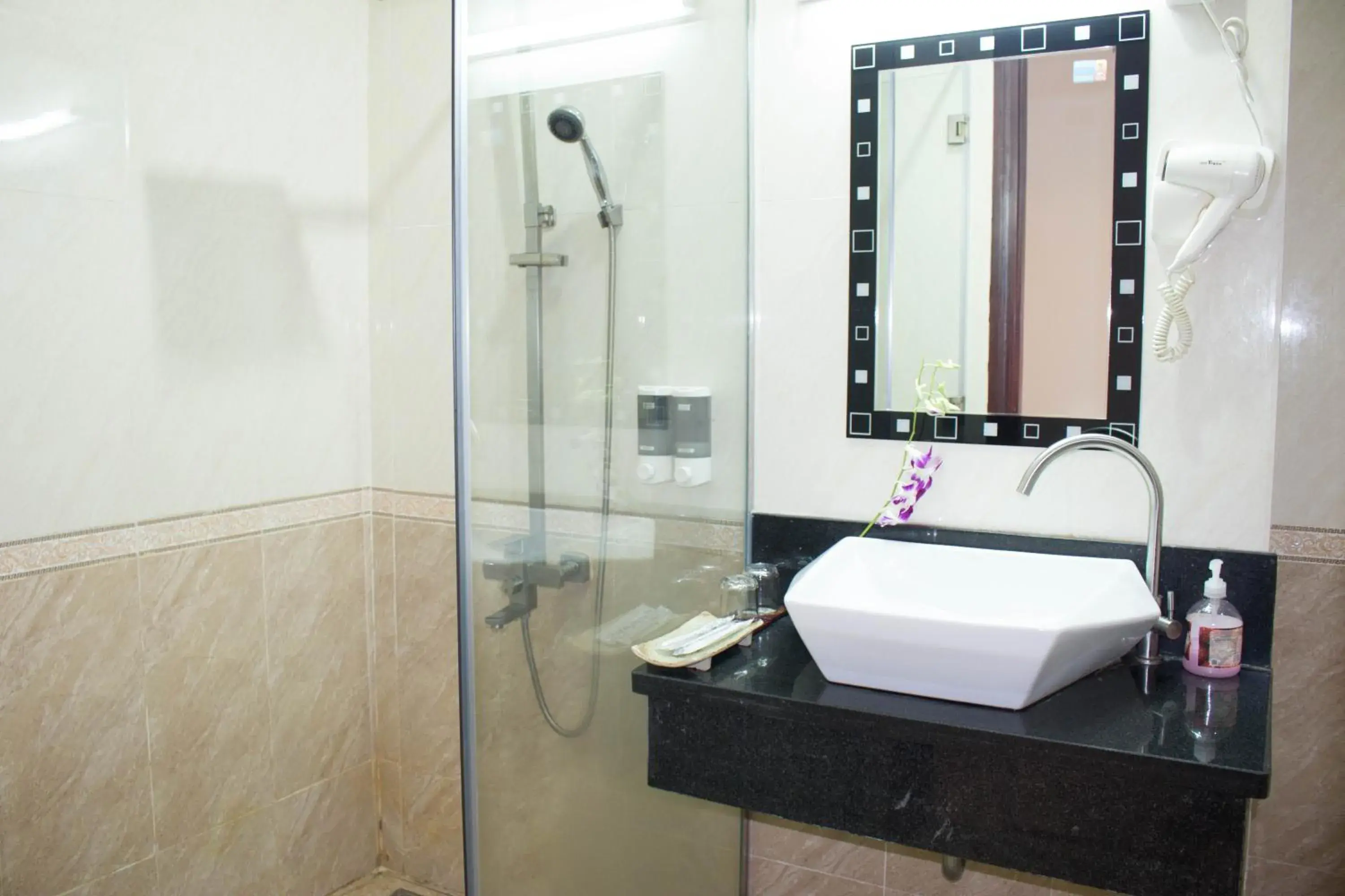 Bathroom in Hoa Phat Hotel & Apartment