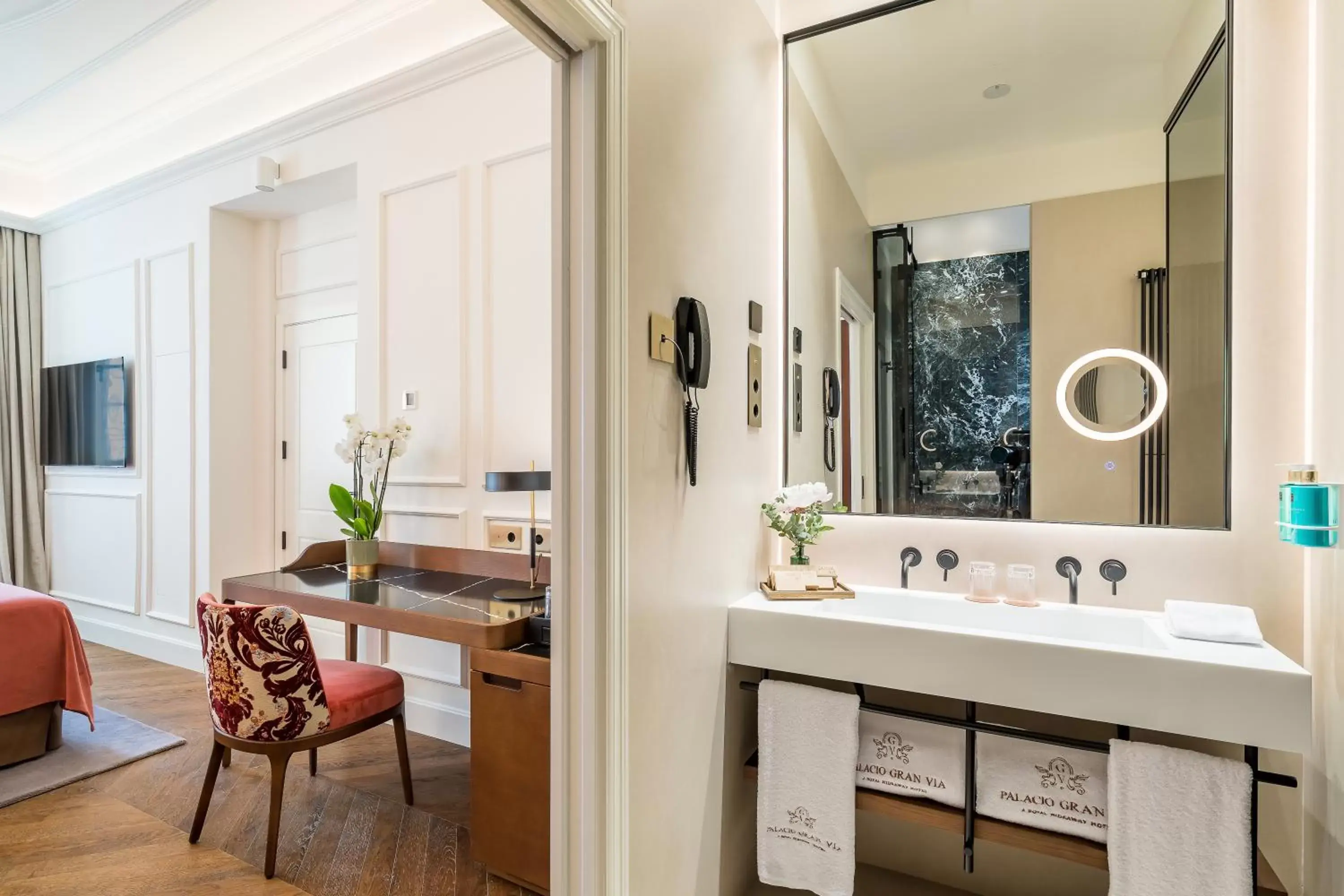 Bathroom in Palacio Gran Vía, a Royal Hideaway Hotel