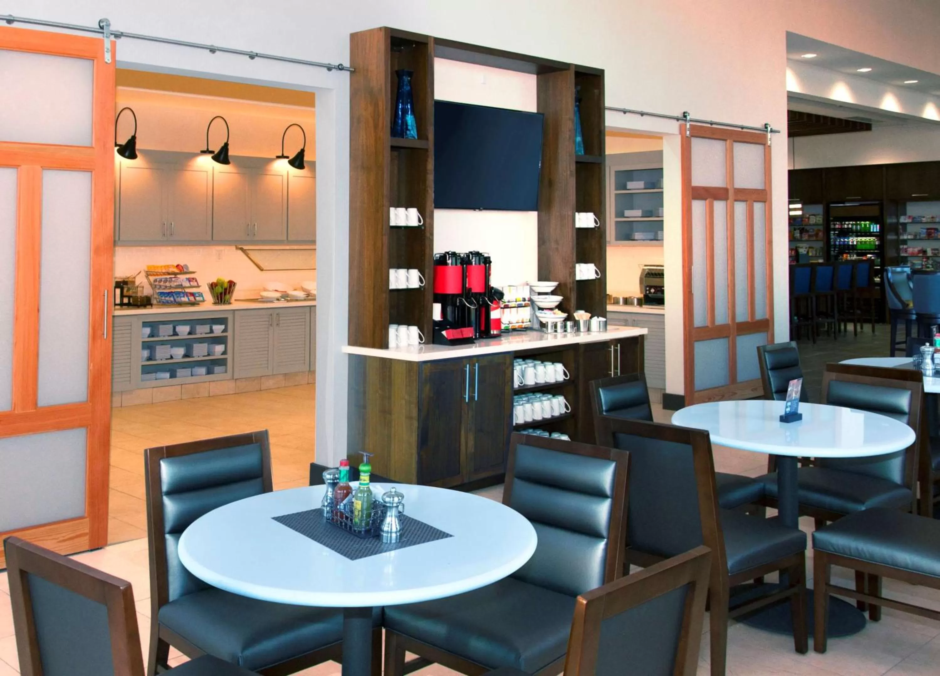 Restaurant/places to eat in Hyatt Place Augusta