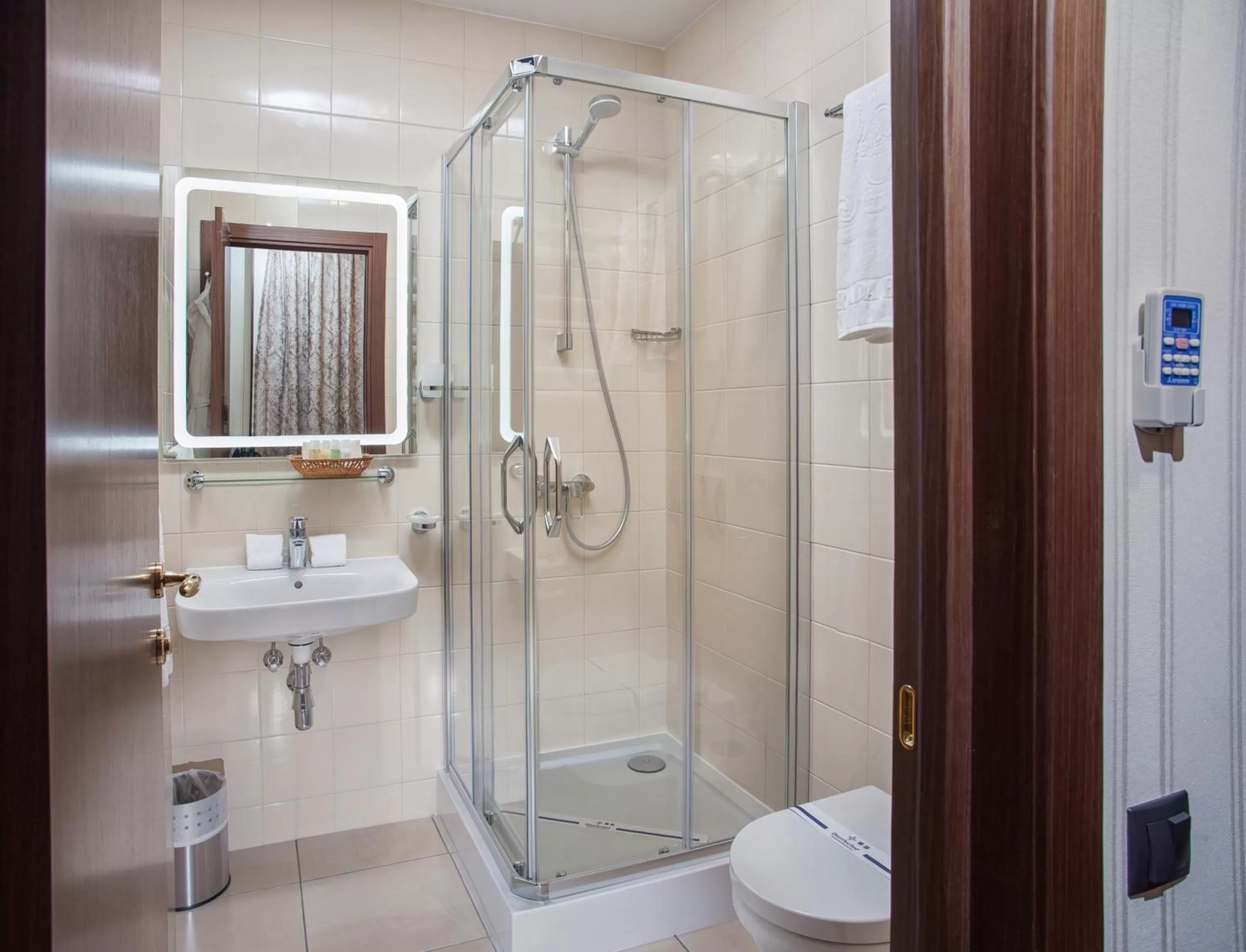 Shower in Hotel Otrada