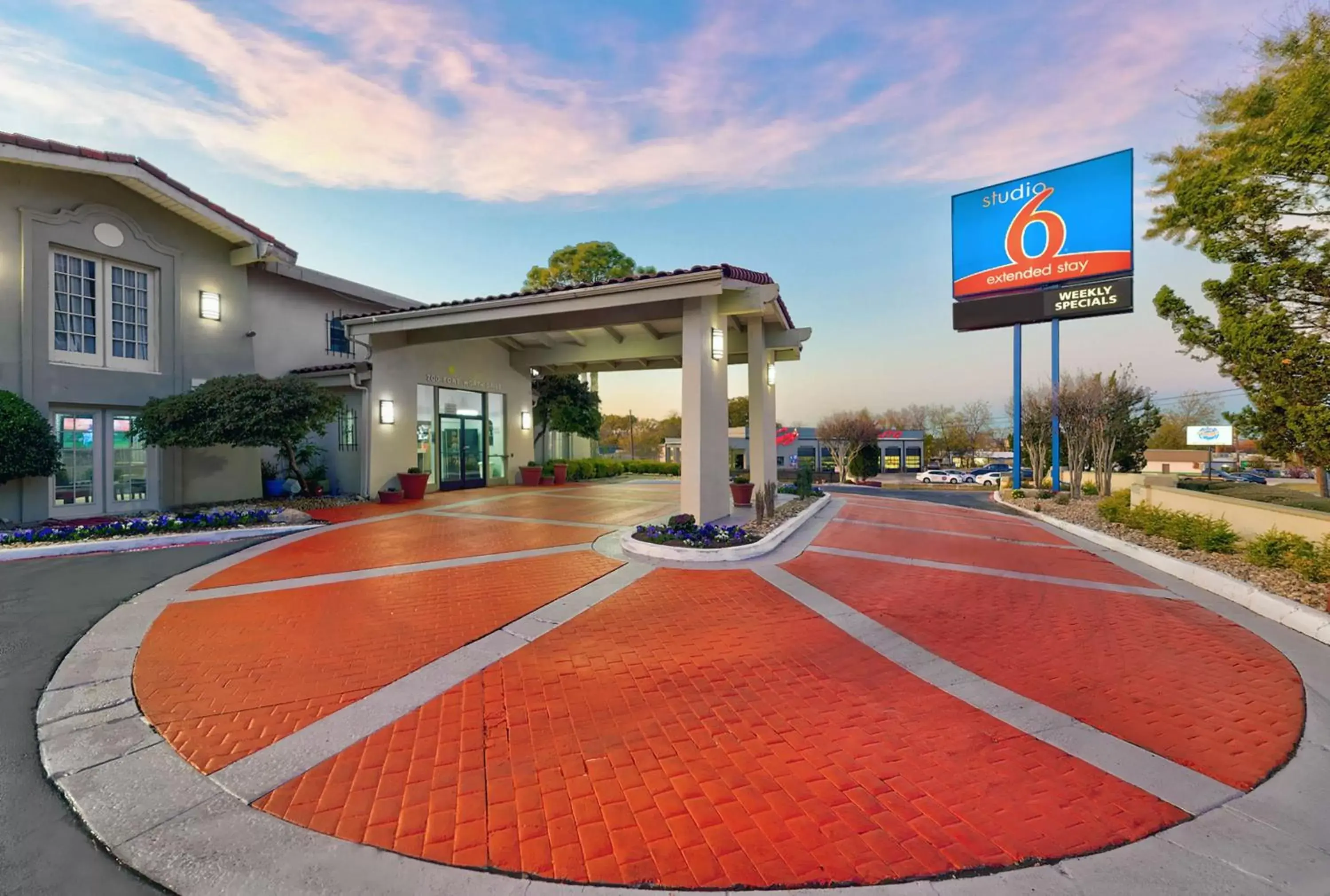 Property building in Studio 6-Denton, TX - UNT Property building in Studio 6-Denton, TX - UNT