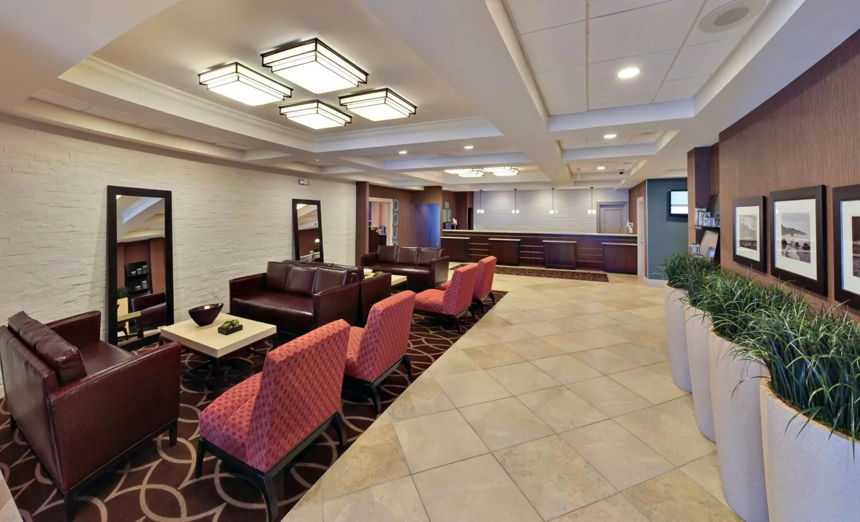 Lobby or reception in DoubleTree by Hilton Tinton Falls-Eatontown