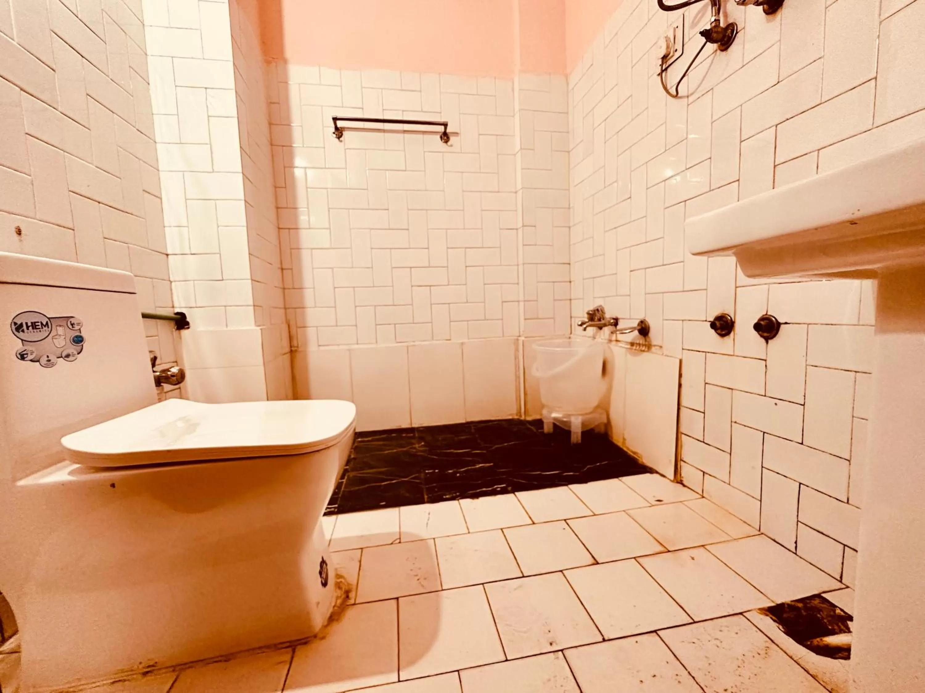 Toilet, Bathroom in Hotel D Kanchan Manali