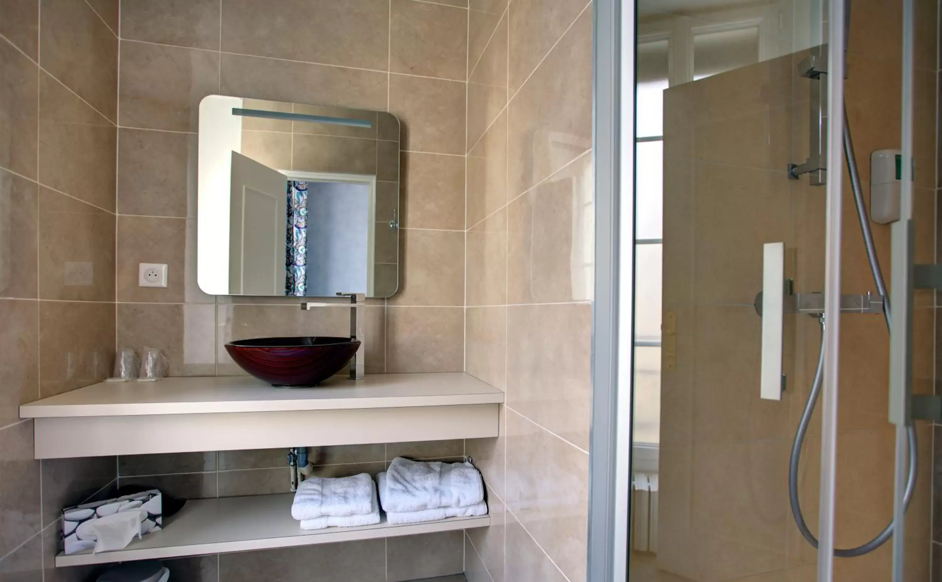 Bathroom in Hôtel Du Mail