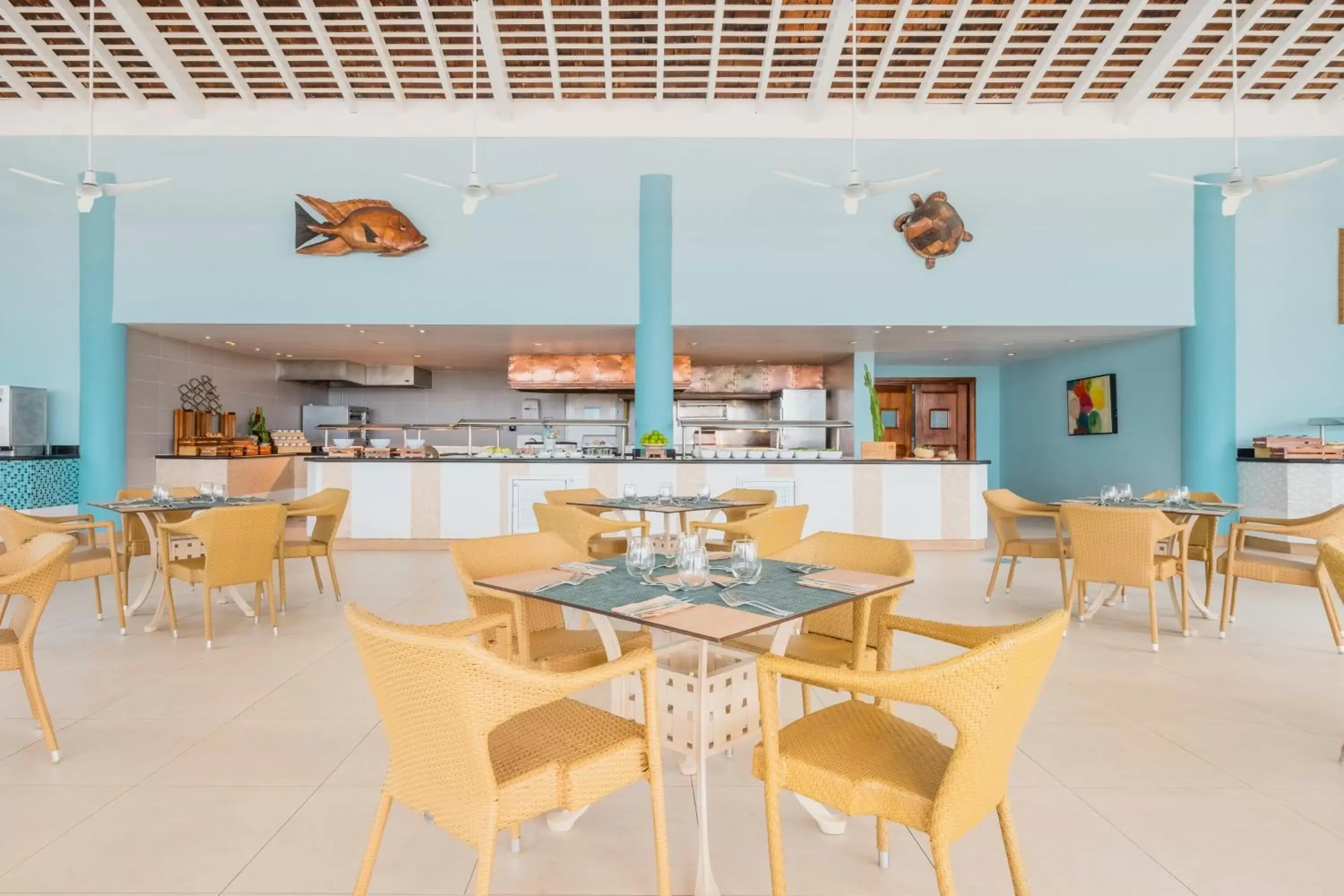 Restaurant/Places to Eat in Iberostar Rose Hall Beach