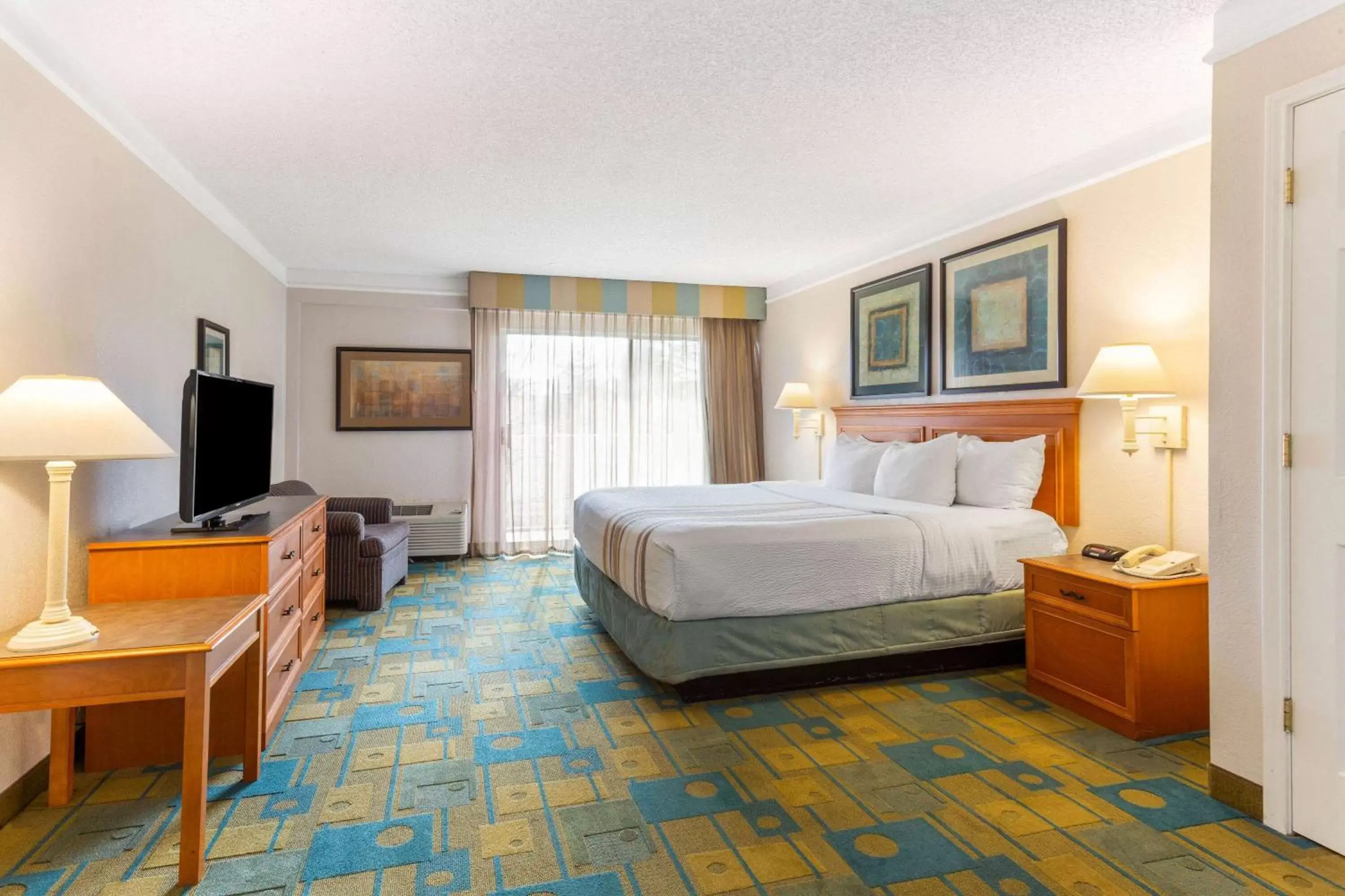 Bed in La Quinta by Wyndham Redding Bed in La Quinta by Wyndham Redding