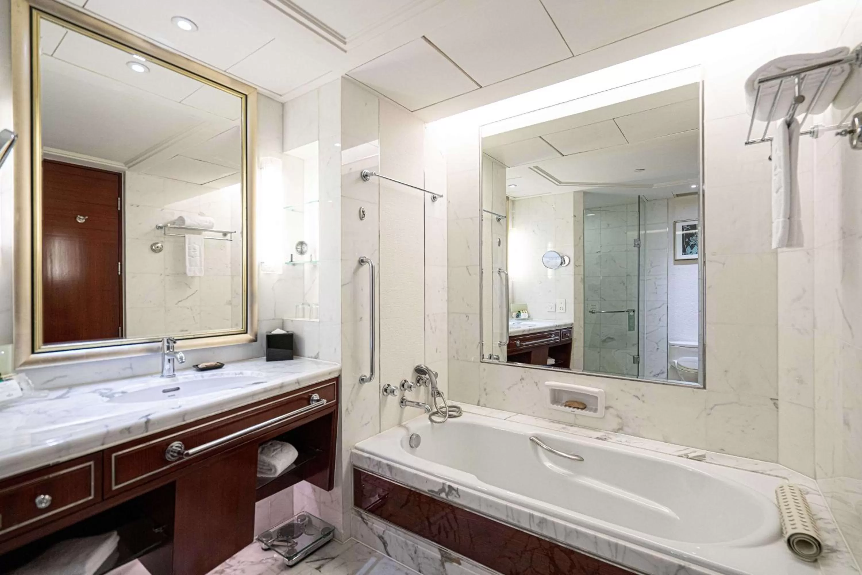 Bathroom in Shangri-La Guangzhou