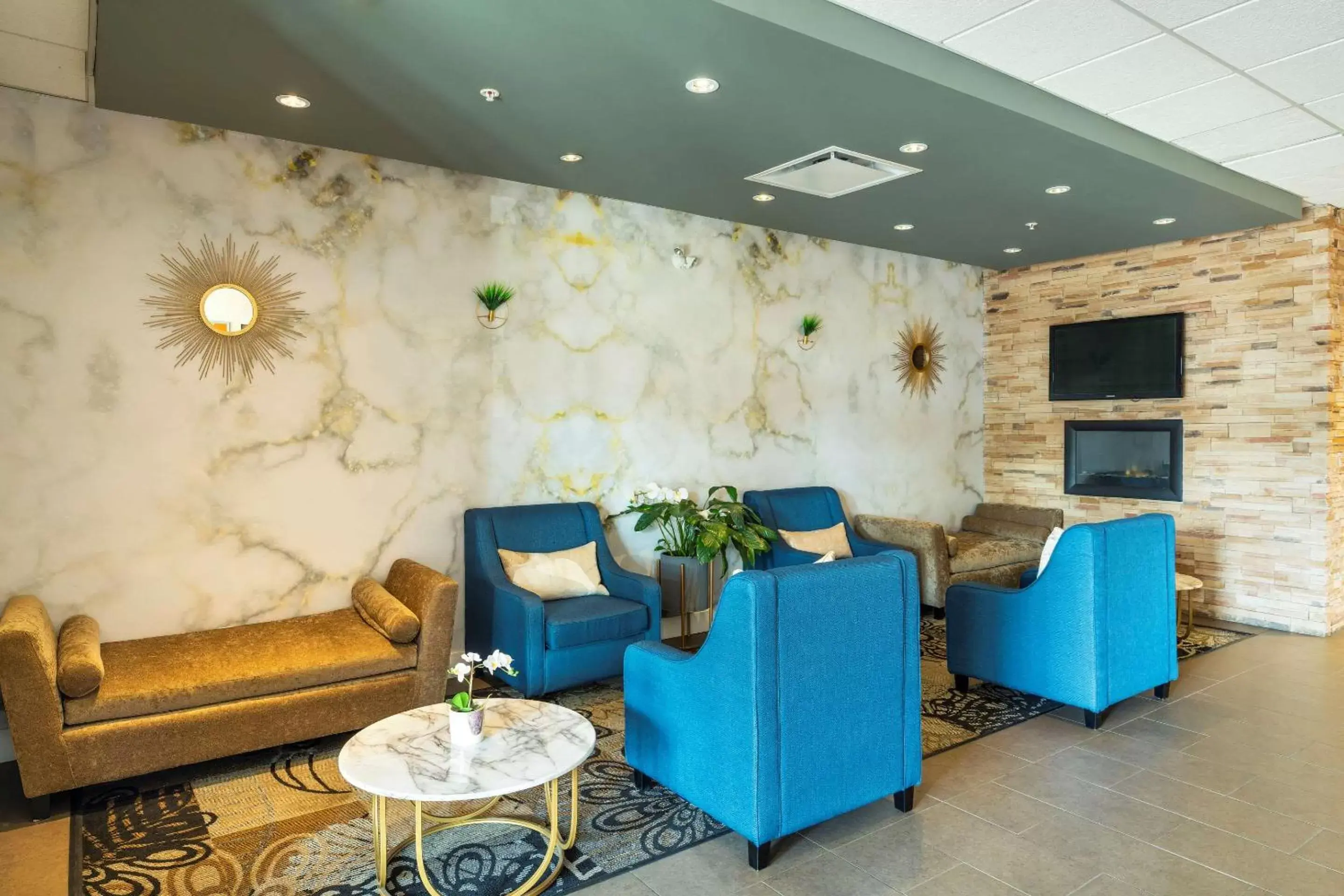 Lobby or reception, Seating Area in Comfort Inn & Suites Surrey