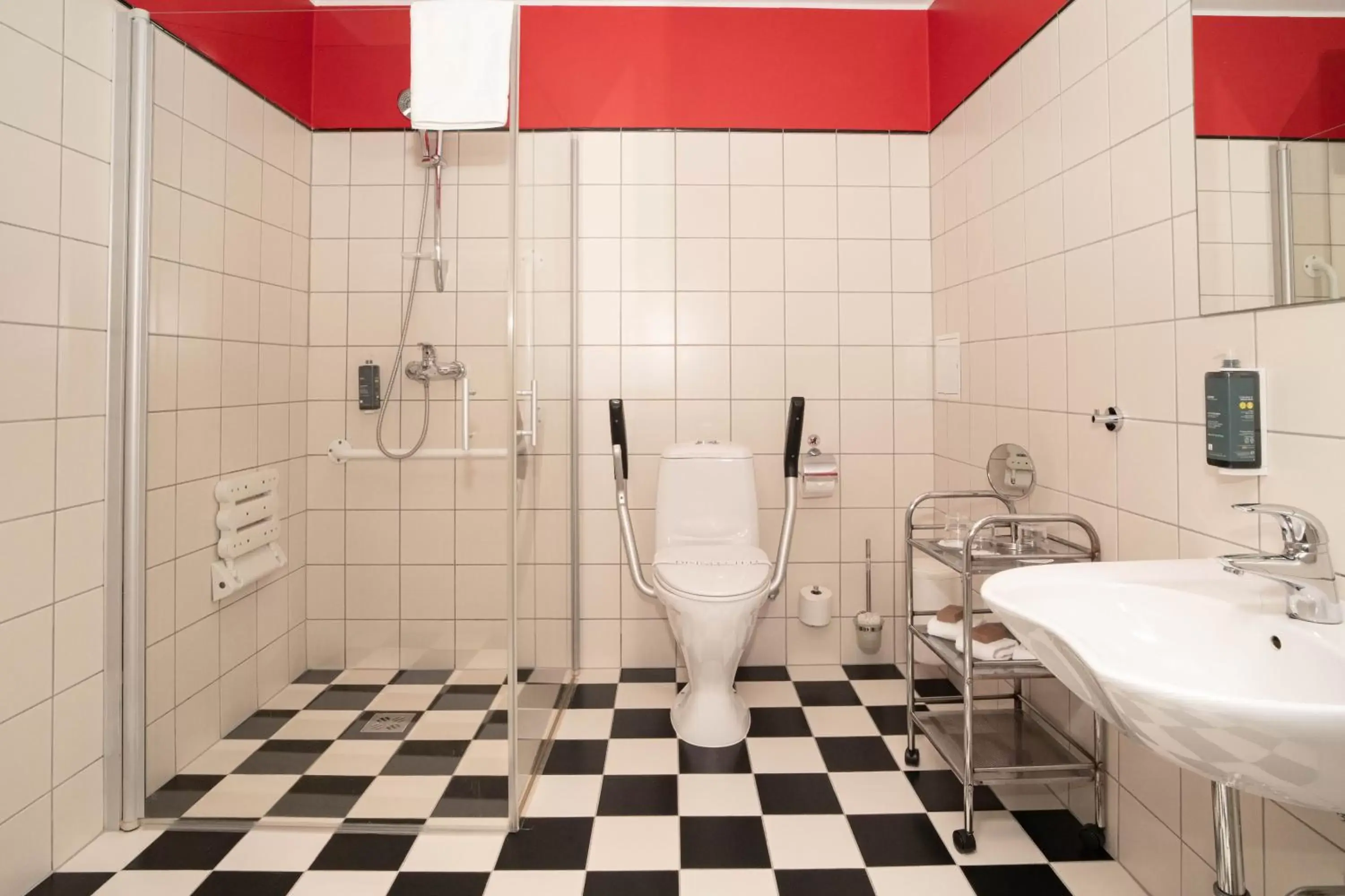 Facility for disabled guests, Bathroom in VICTORIA Hotel Kaunas