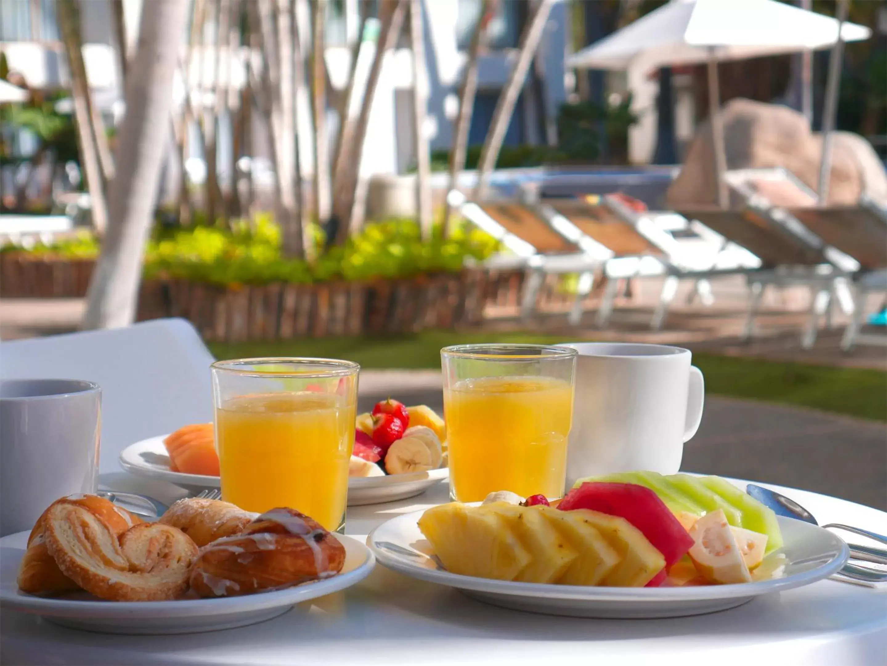 Breakfast in Plaza Pelicanos Club Beach Resort All Inclusive