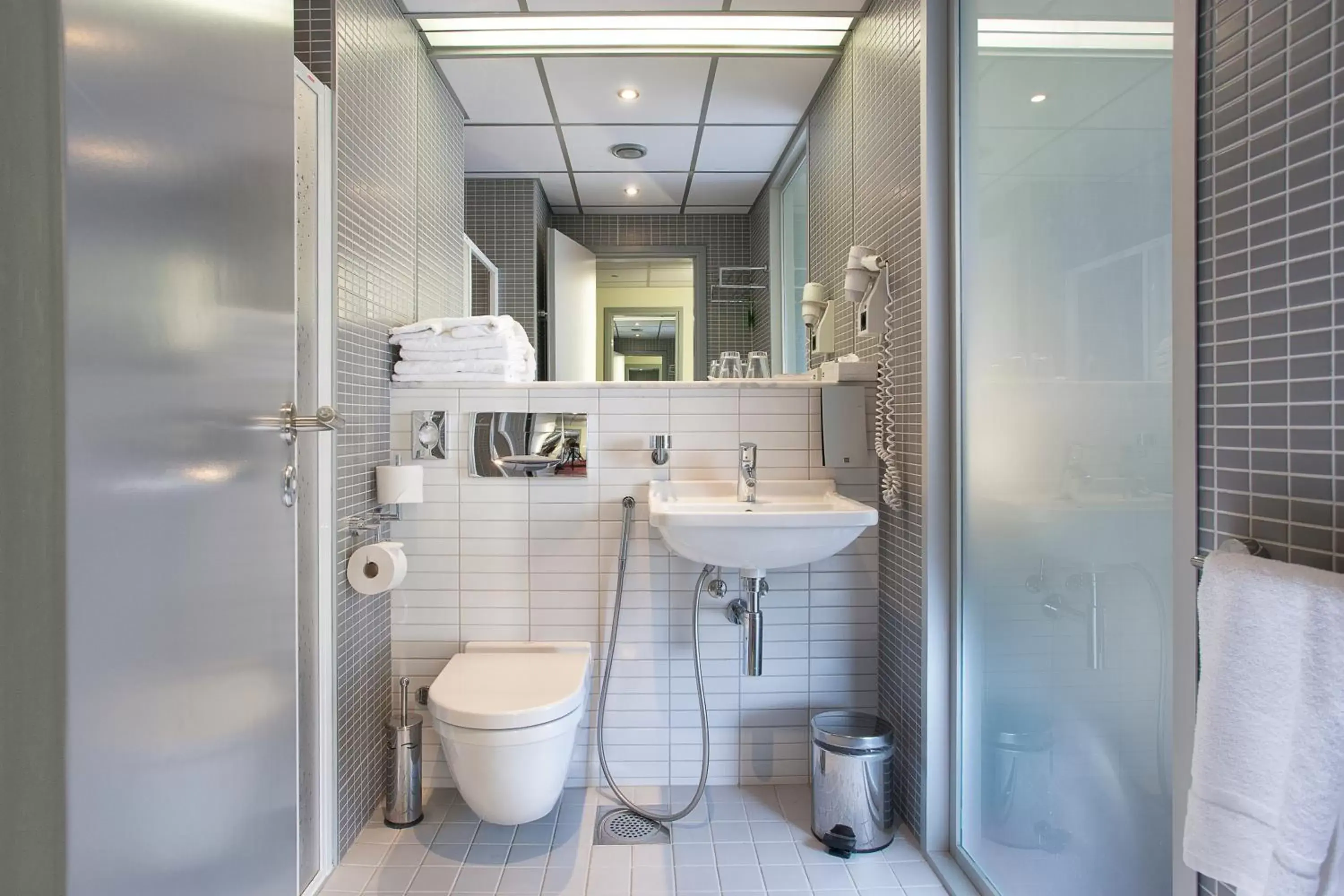 Shower, Bathroom in Tallink Spa & Conference Hotel