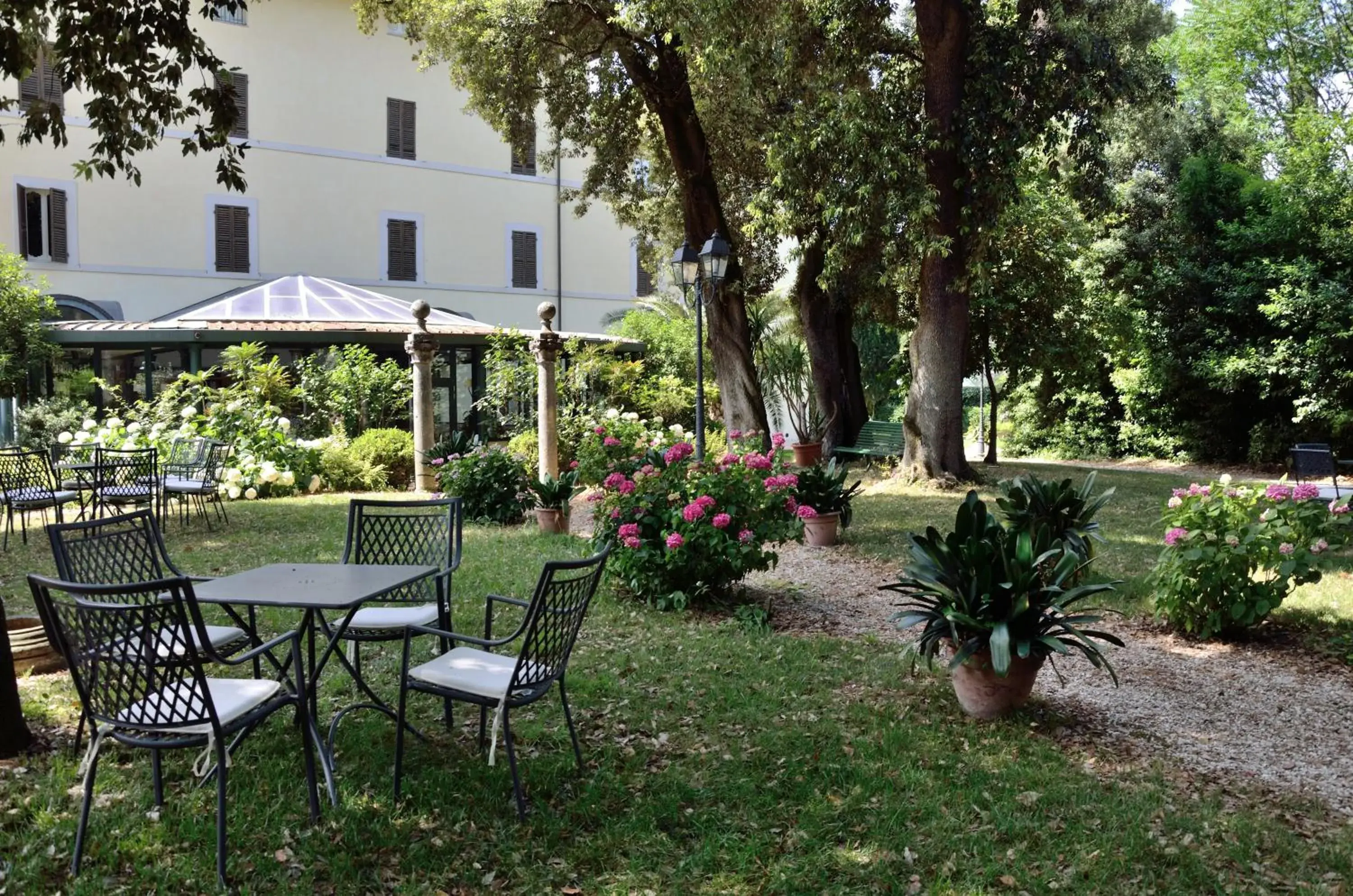 Garden in Posta Donini-Historic Hotel