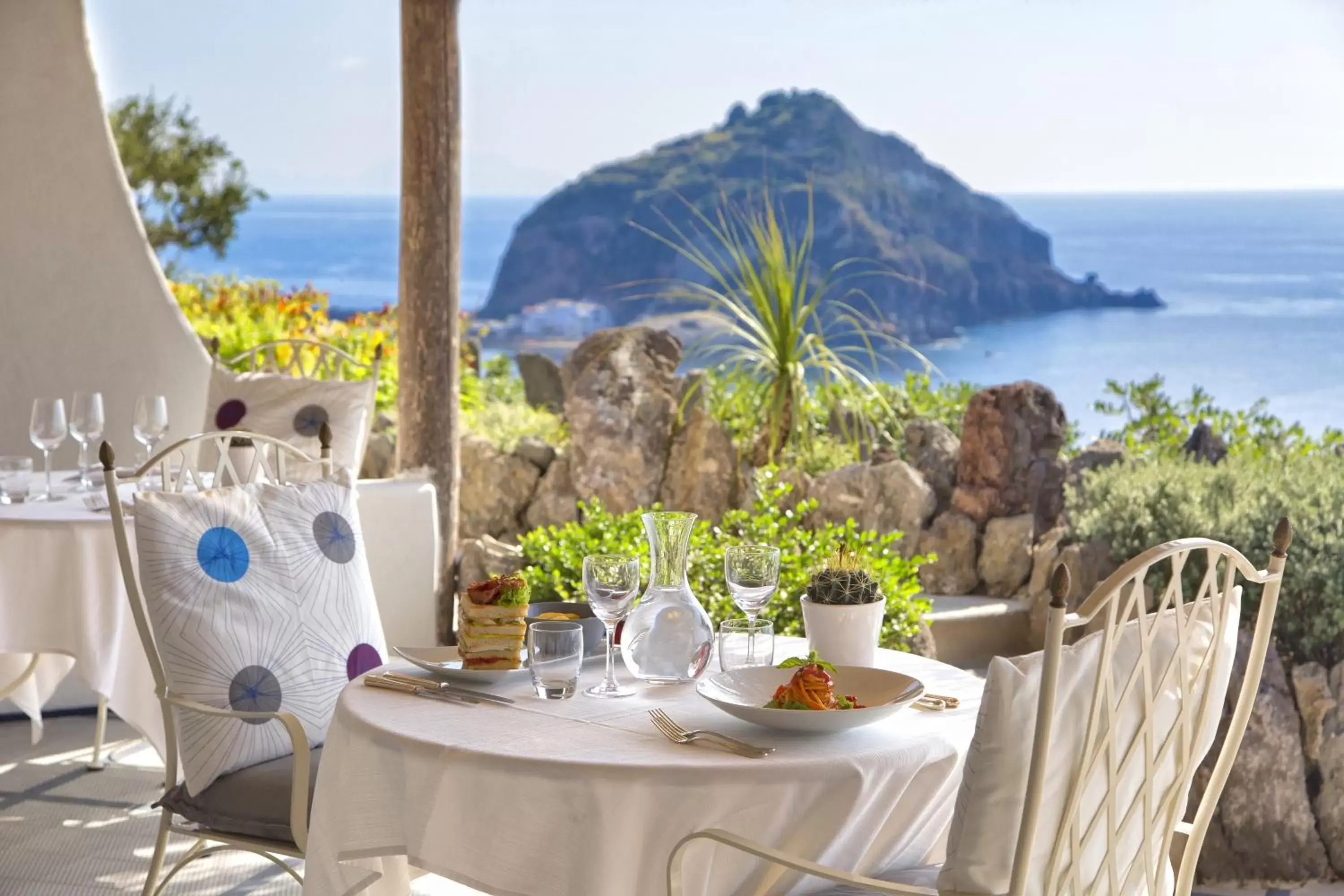 Restaurant/Places to Eat in Costa Del Capitano Seaview Suites & Villas