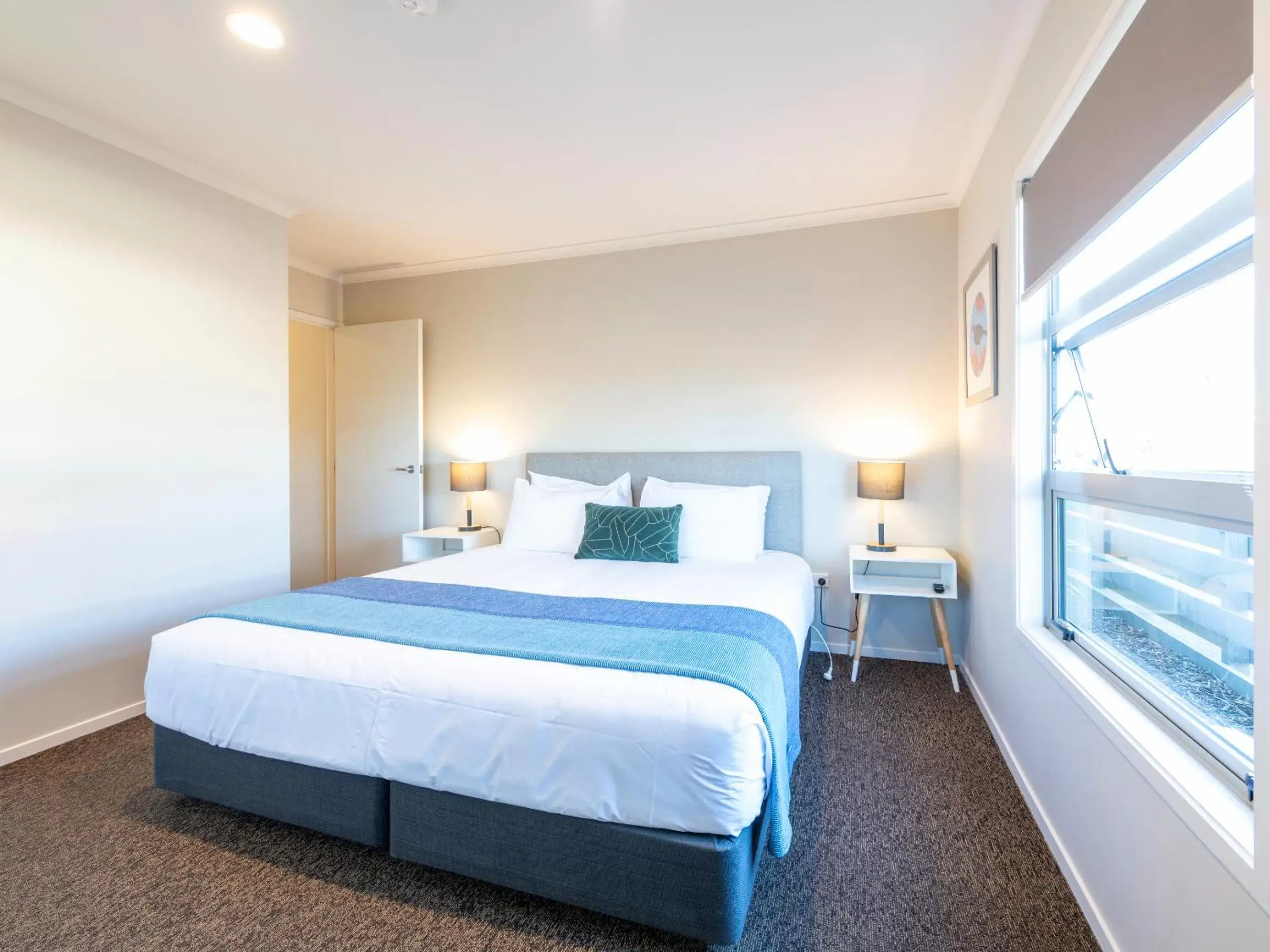 Bedroom, Bed in Lake Taupo Motor Inn