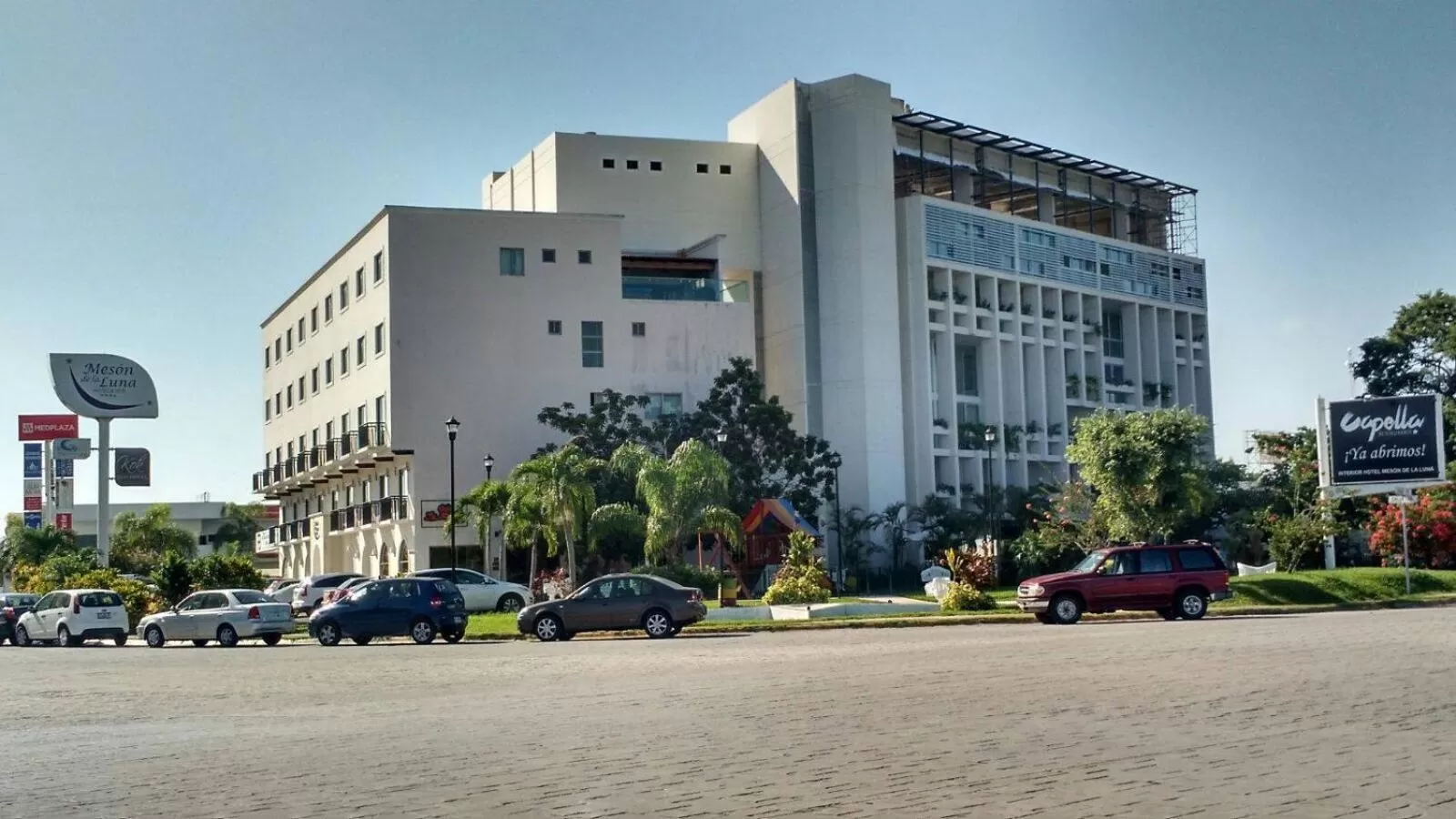 Property building in Mesón de la Luna Hotel & Spa