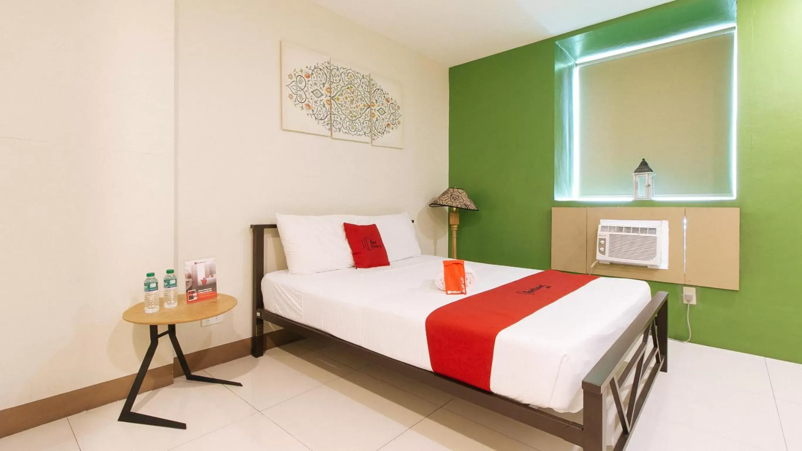 Bed in RedDoorz Plus @ Kamuning Quezon City