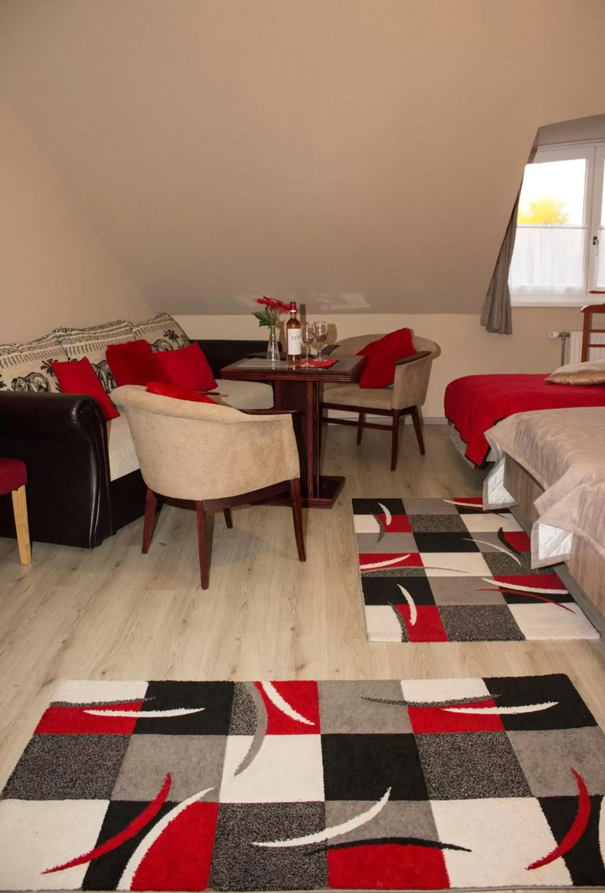 Quadruple Room in Vadász Panzió és Étterem Quadruple Room in Vadász Panzió és Étterem