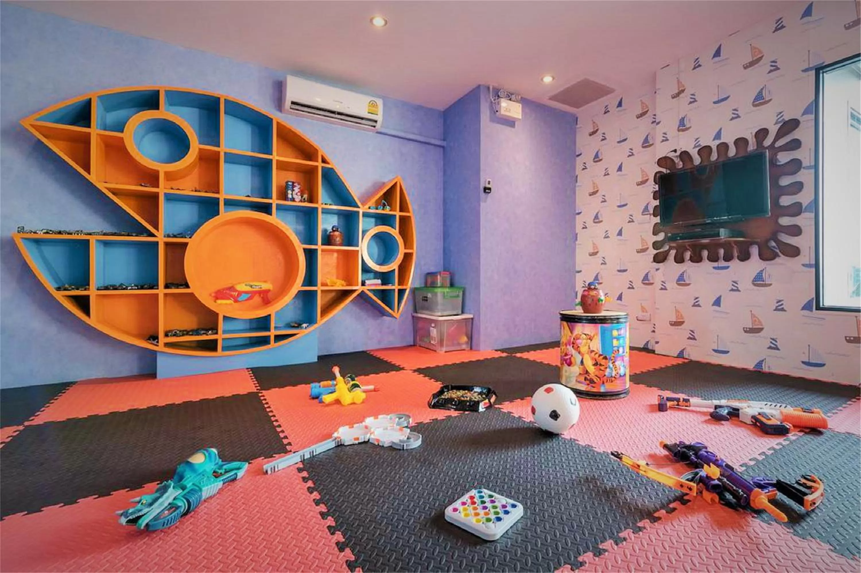 Children play ground in Soi 7 Hua Hin-Ji Ya