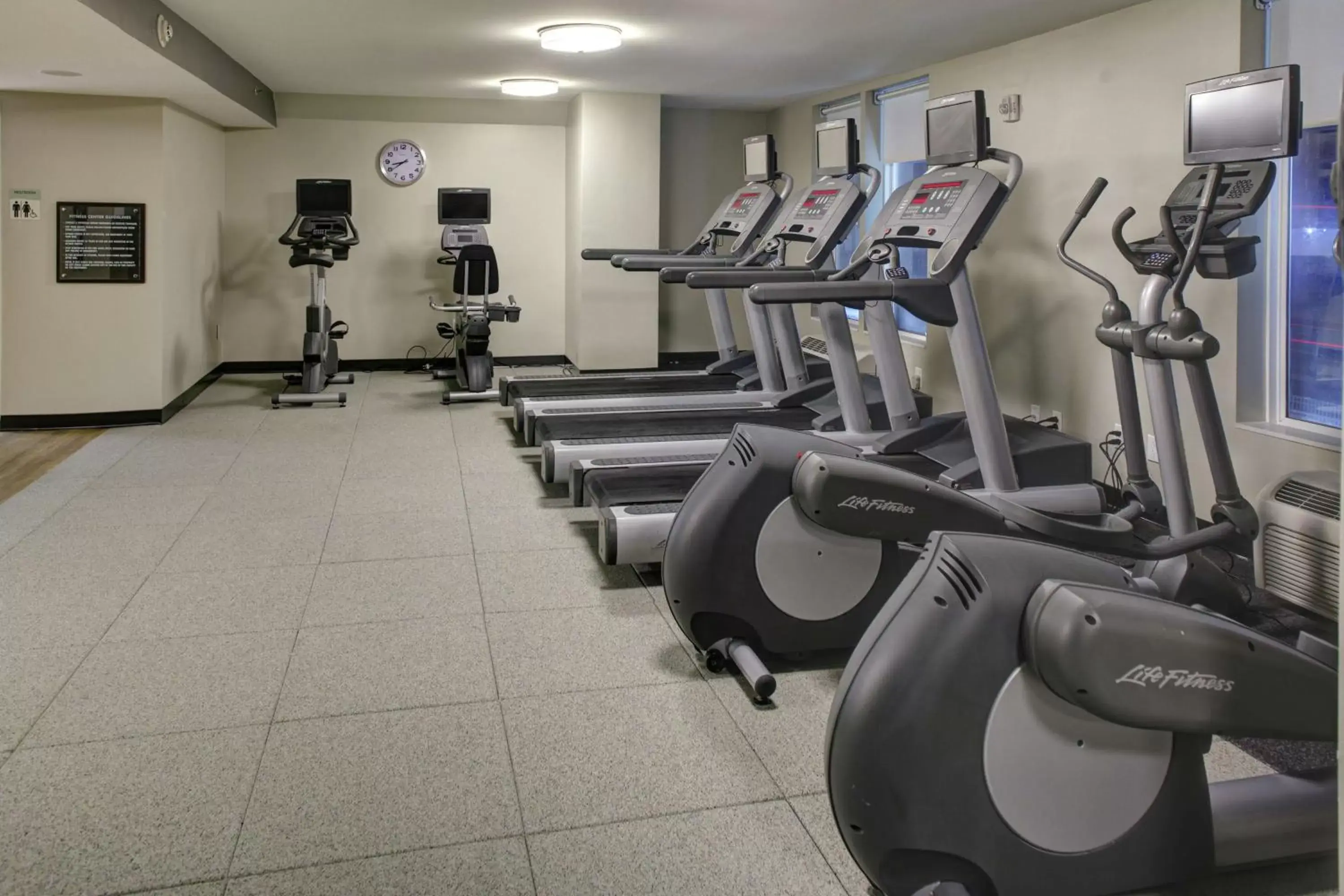 Fitness centre/facilities in DoubleTree by Hilton Biloxi Fitness centre/facilities in DoubleTree by Hilton Biloxi