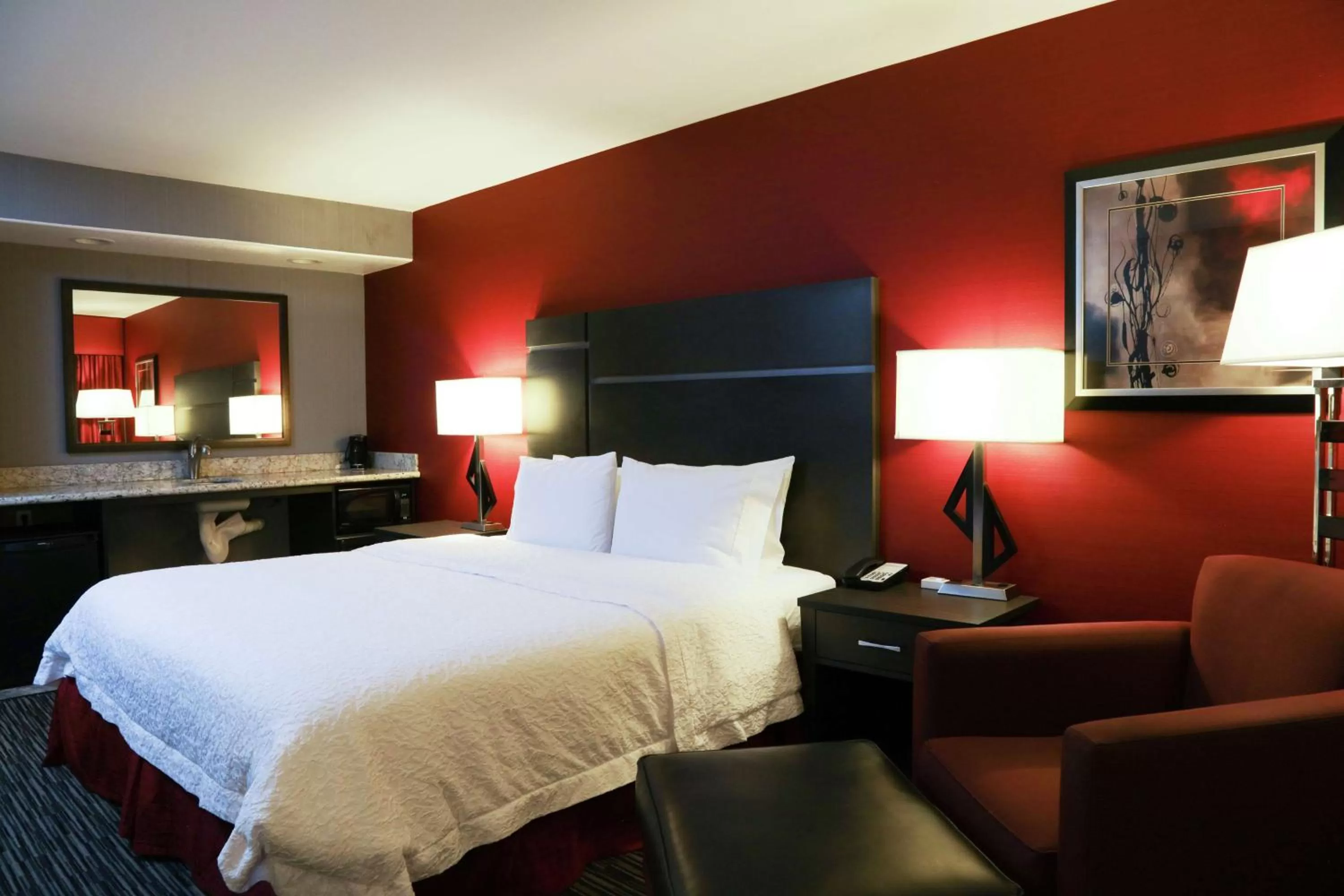 Living room, Bed in Hampton Inn & Suites Temecula