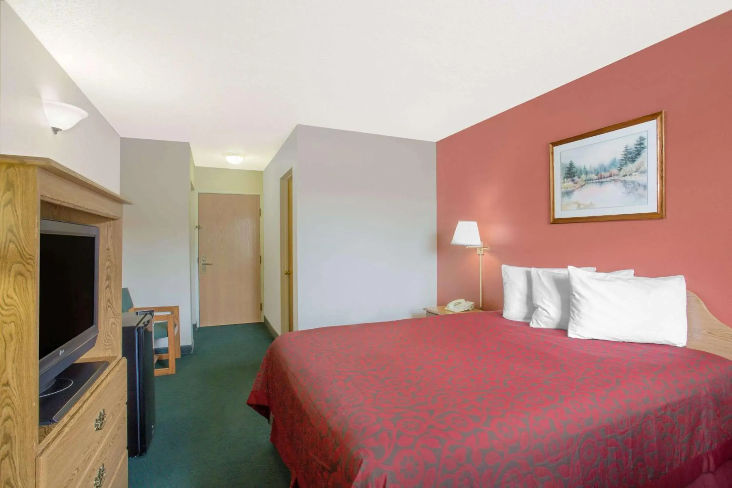 Photo of the whole room, Bed in Days Inn by Wyndham Custer