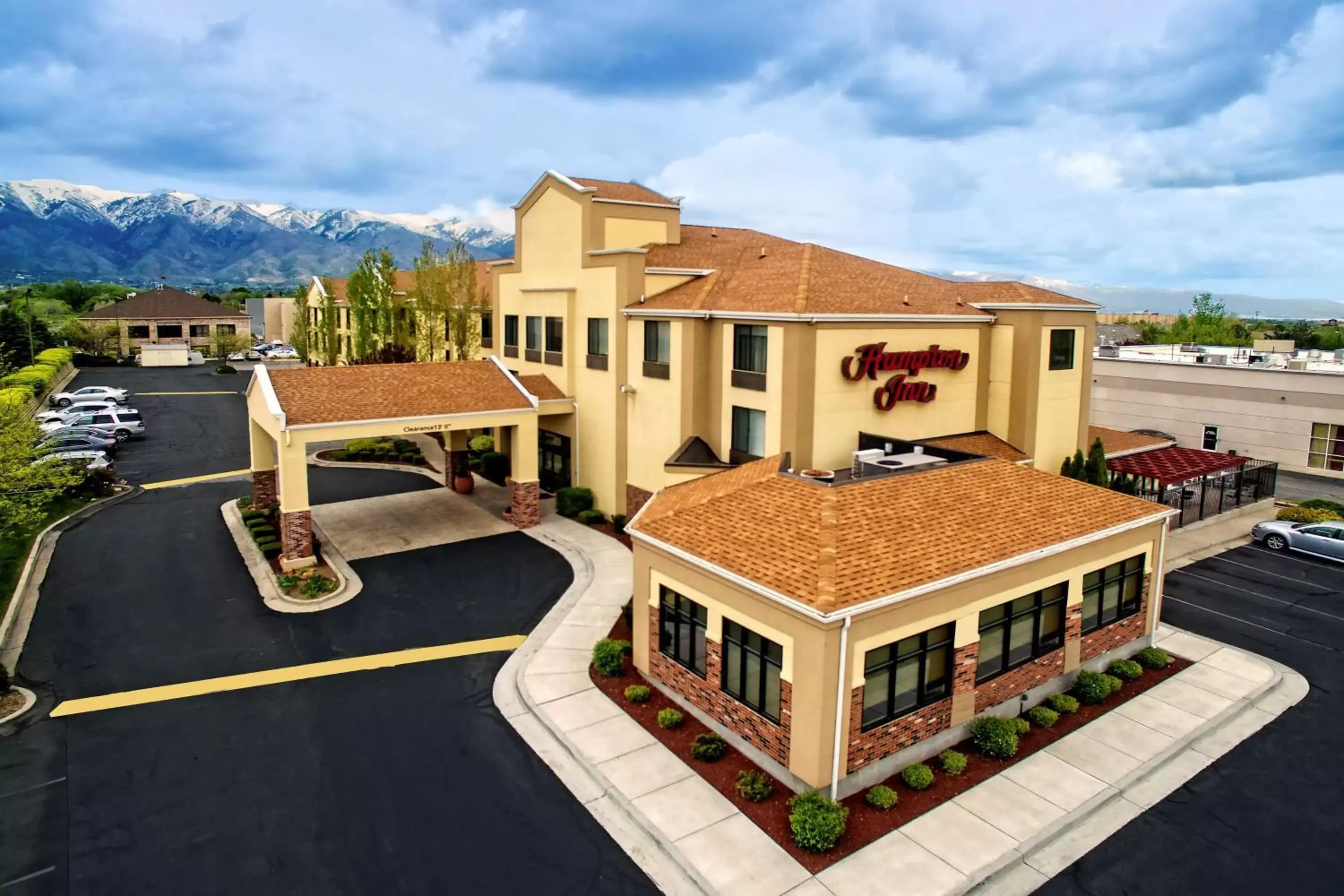 Property building, Pool View in Hampton Inn Salt Lake City-Layton