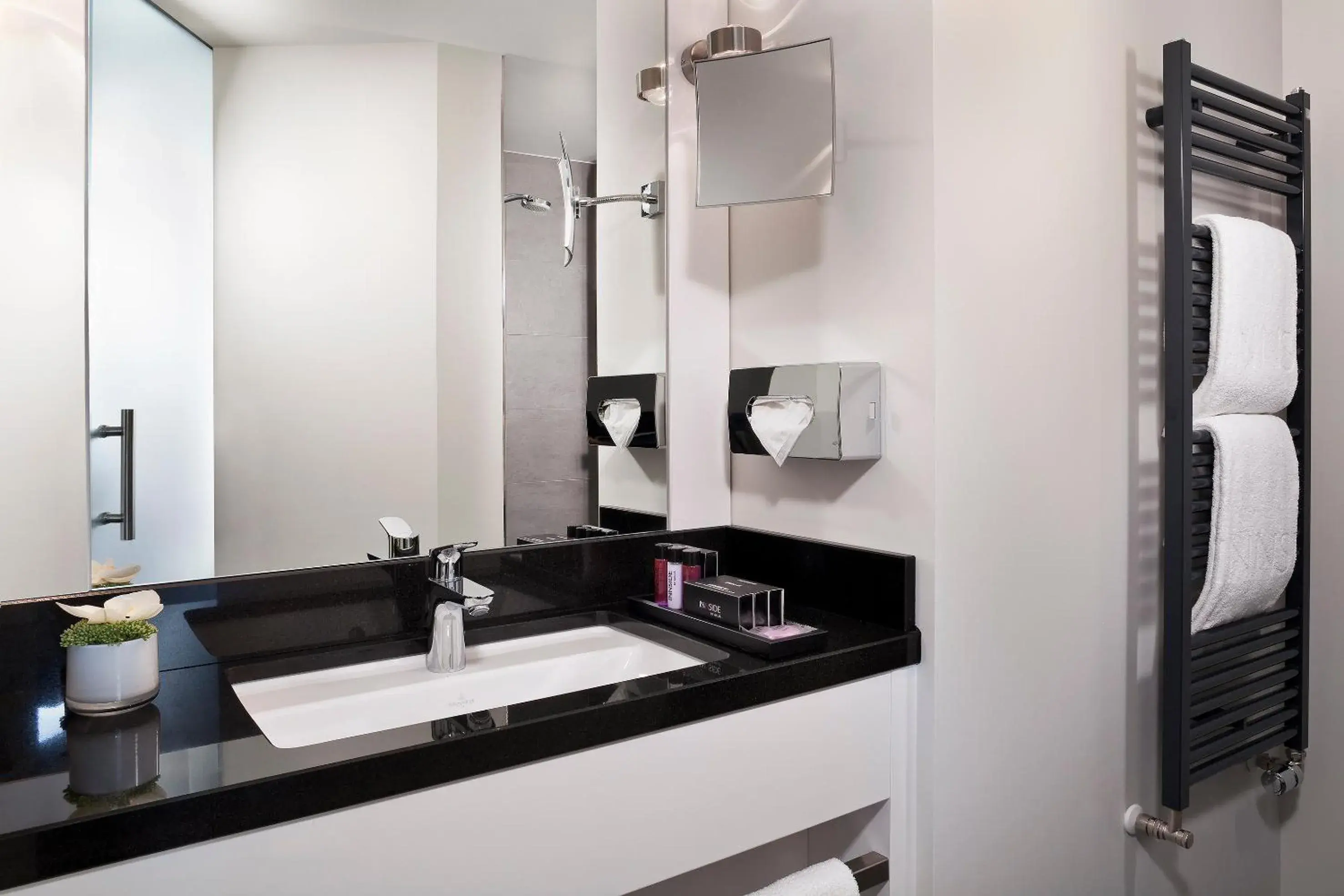 Bathroom in Innside by Melia Wolfsburg