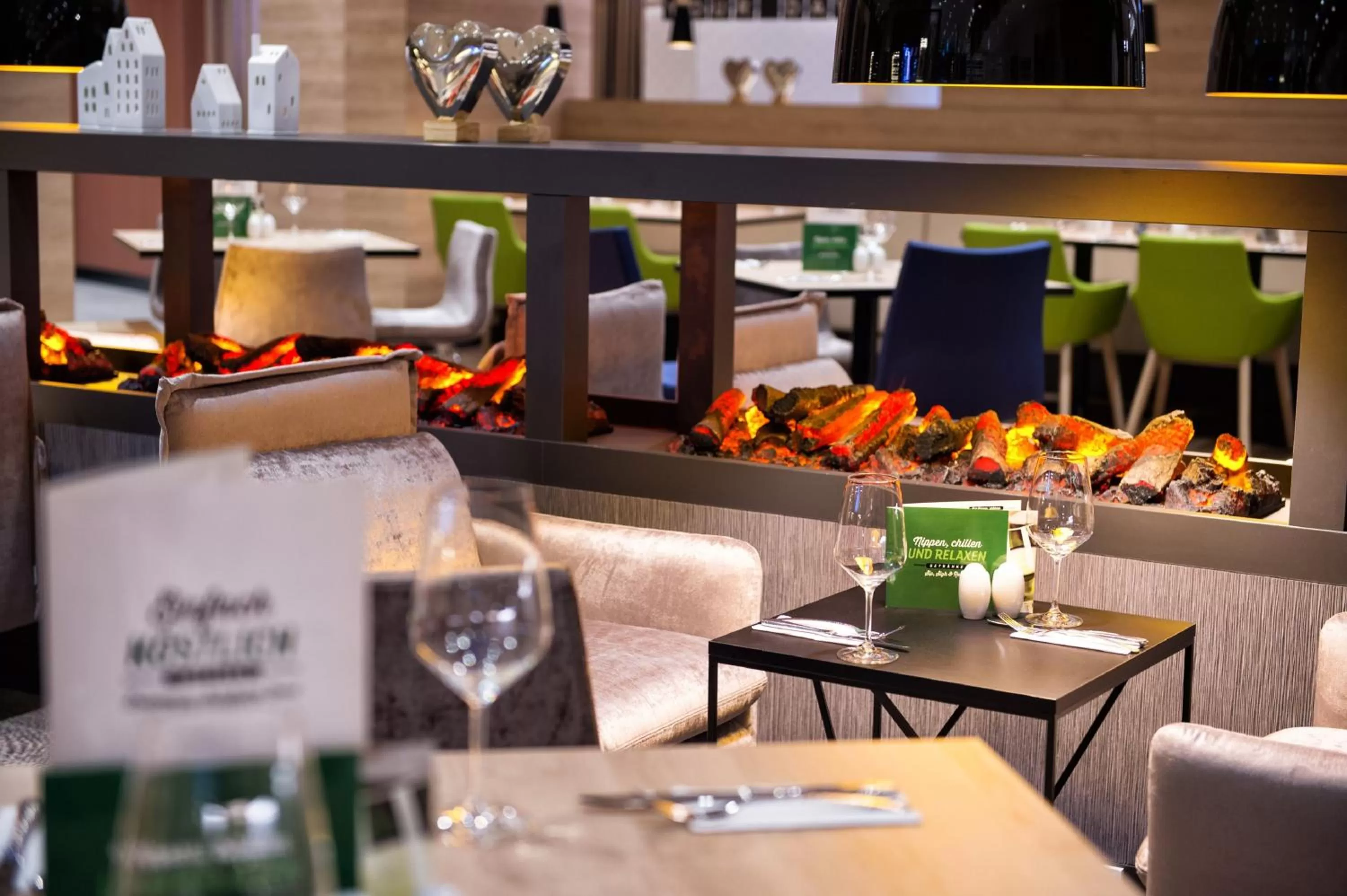 Restaurant/places to eat in Holiday Inn Frankfurt Airport by IHG