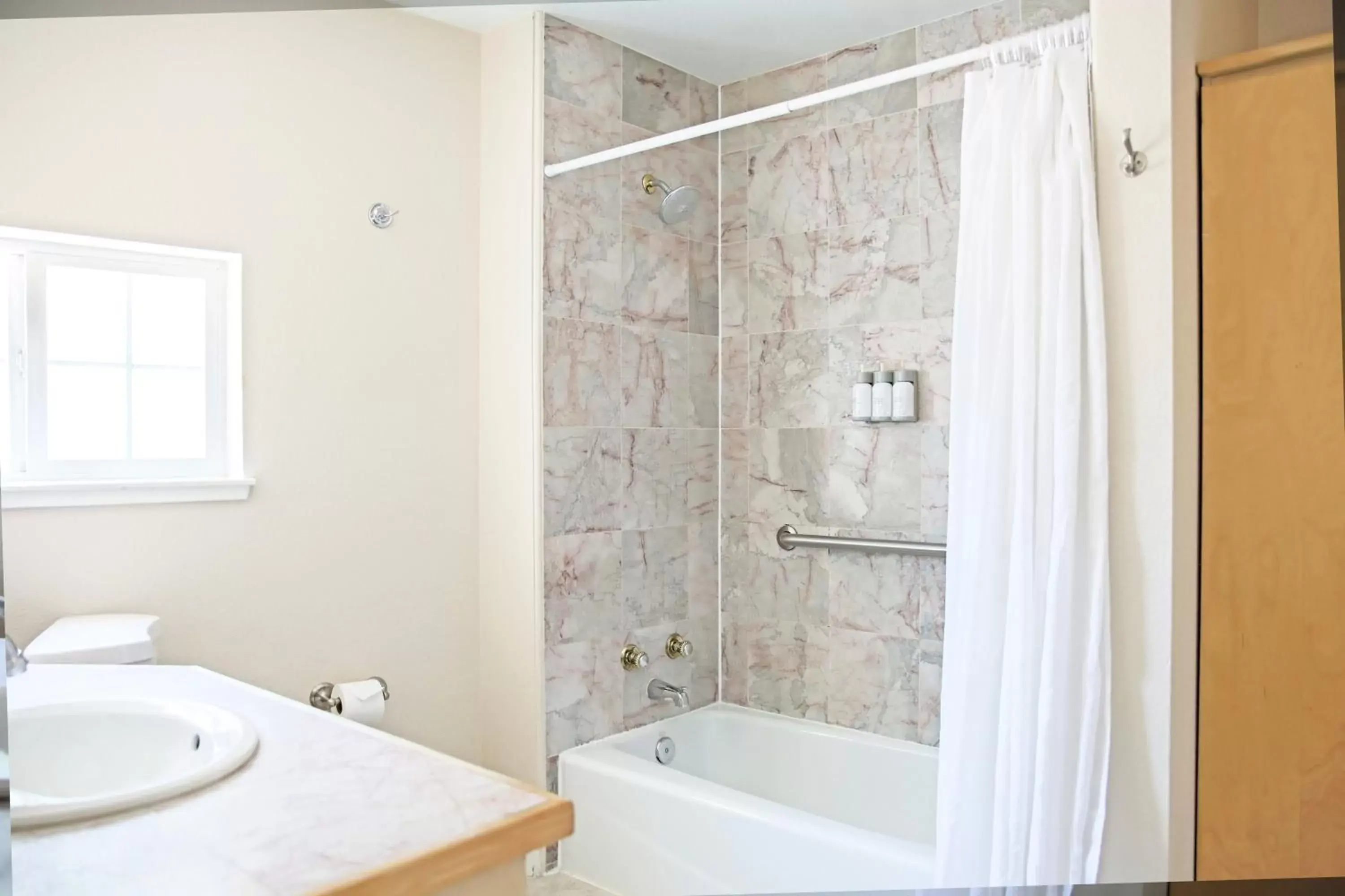 Bathroom in Sierra Mountain Inn