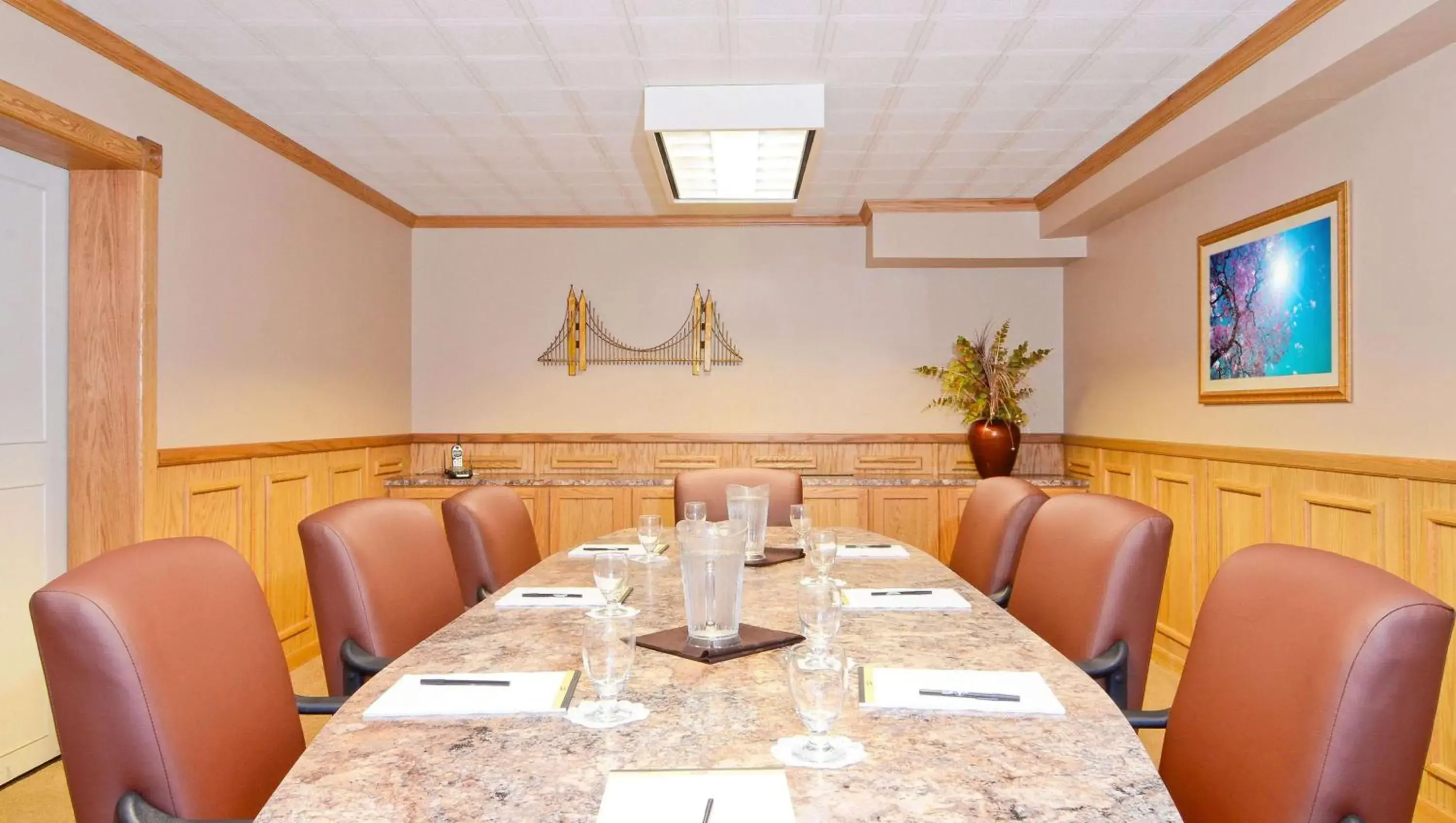 Meeting/conference room, Restaurant/Places to Eat in Magnuson Grand Pioneer Inn And Suites