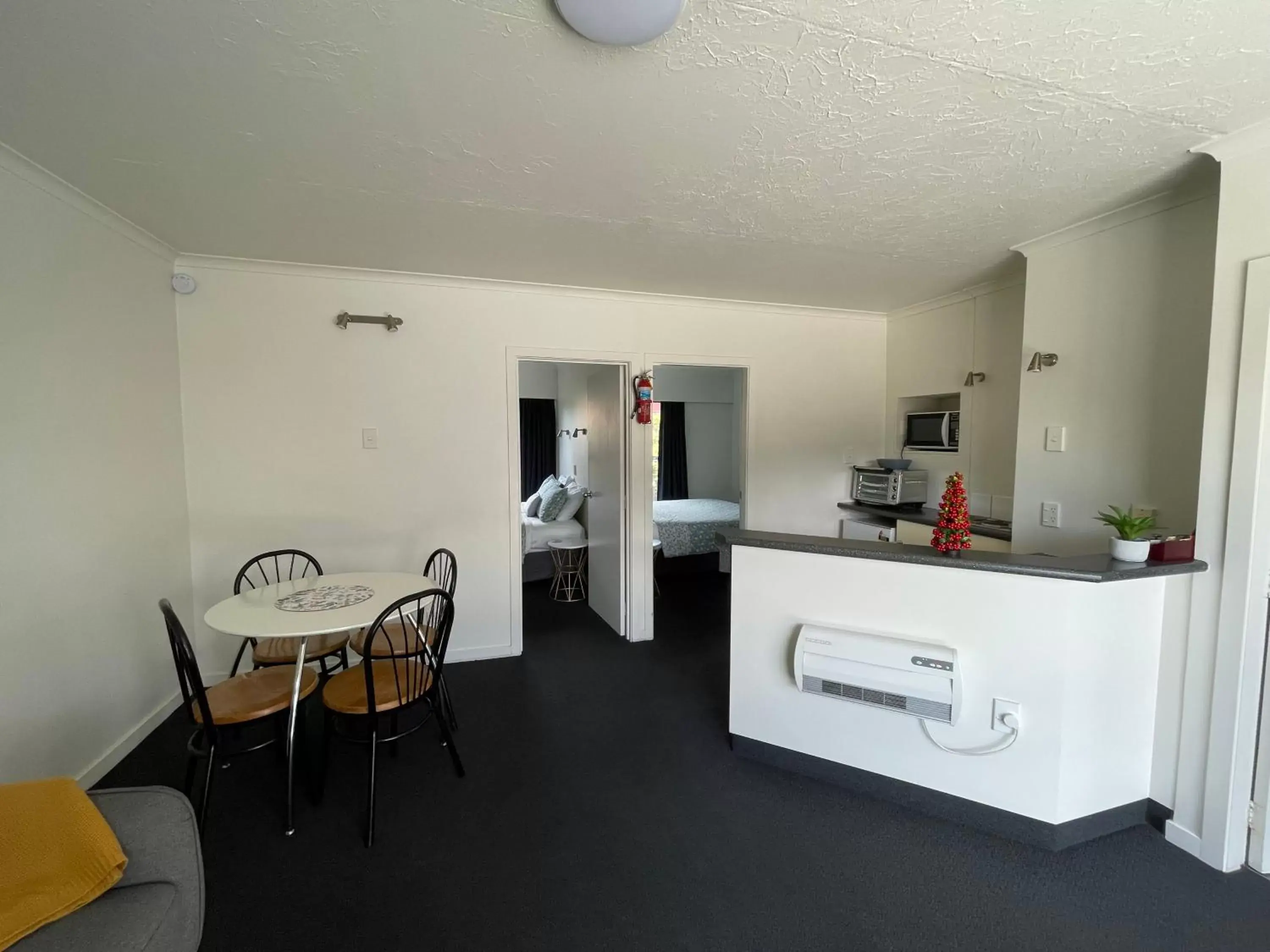 Kitchen or kitchenette in Colonial Motel