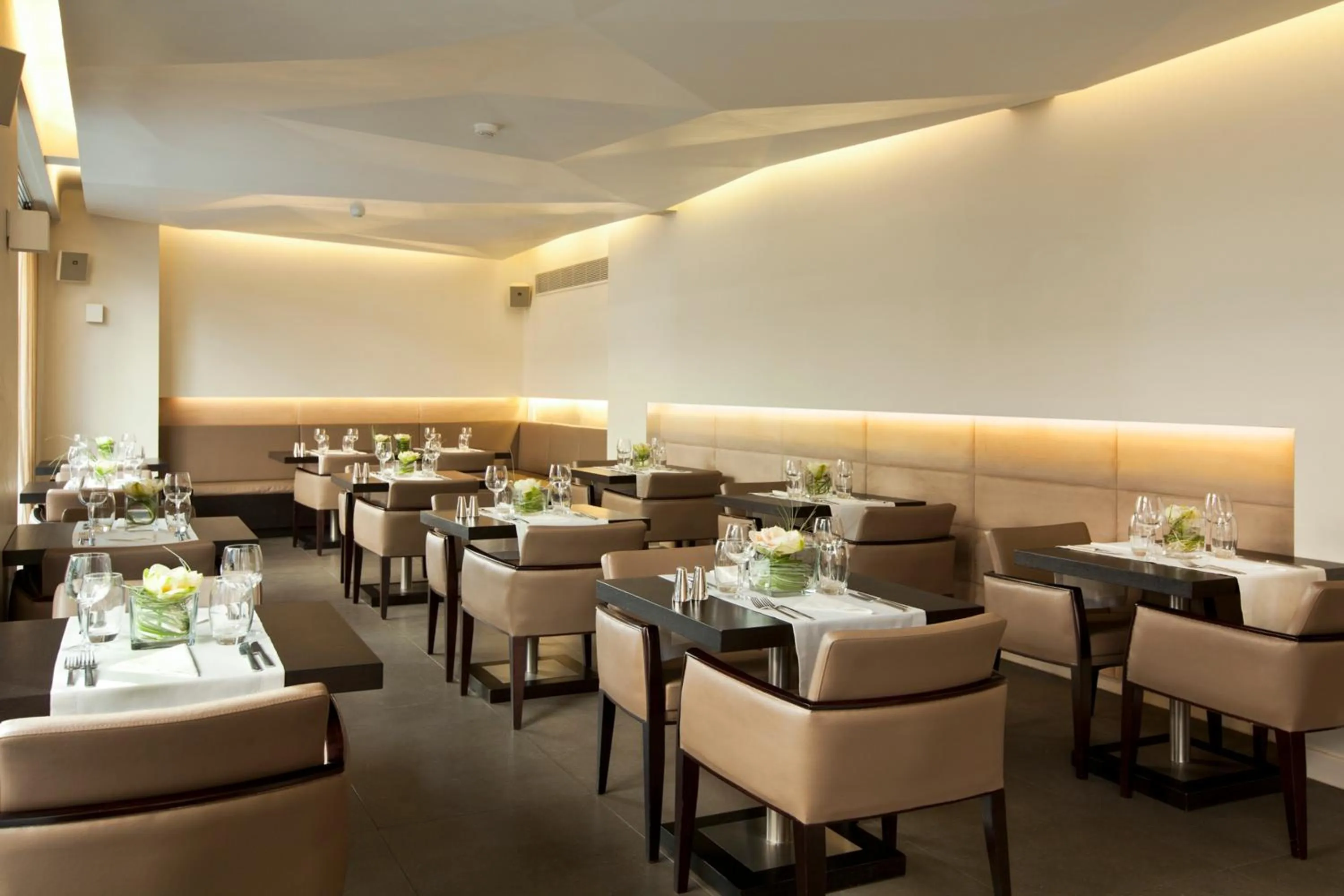 Restaurant/places to eat in O&B Athens Boutique Hotel