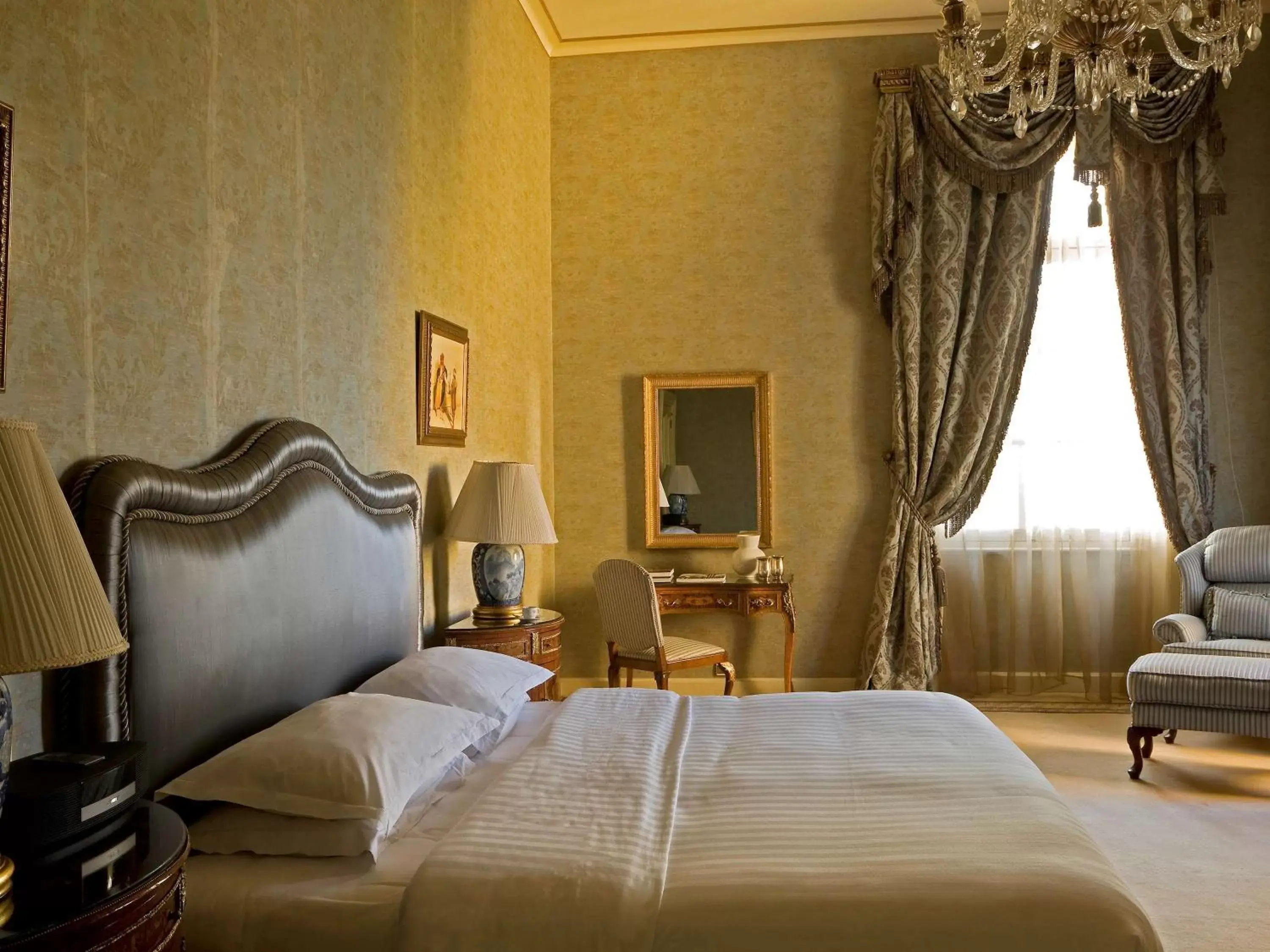 Photo of the whole room, Bed in Sofitel Winter Palace Luxor